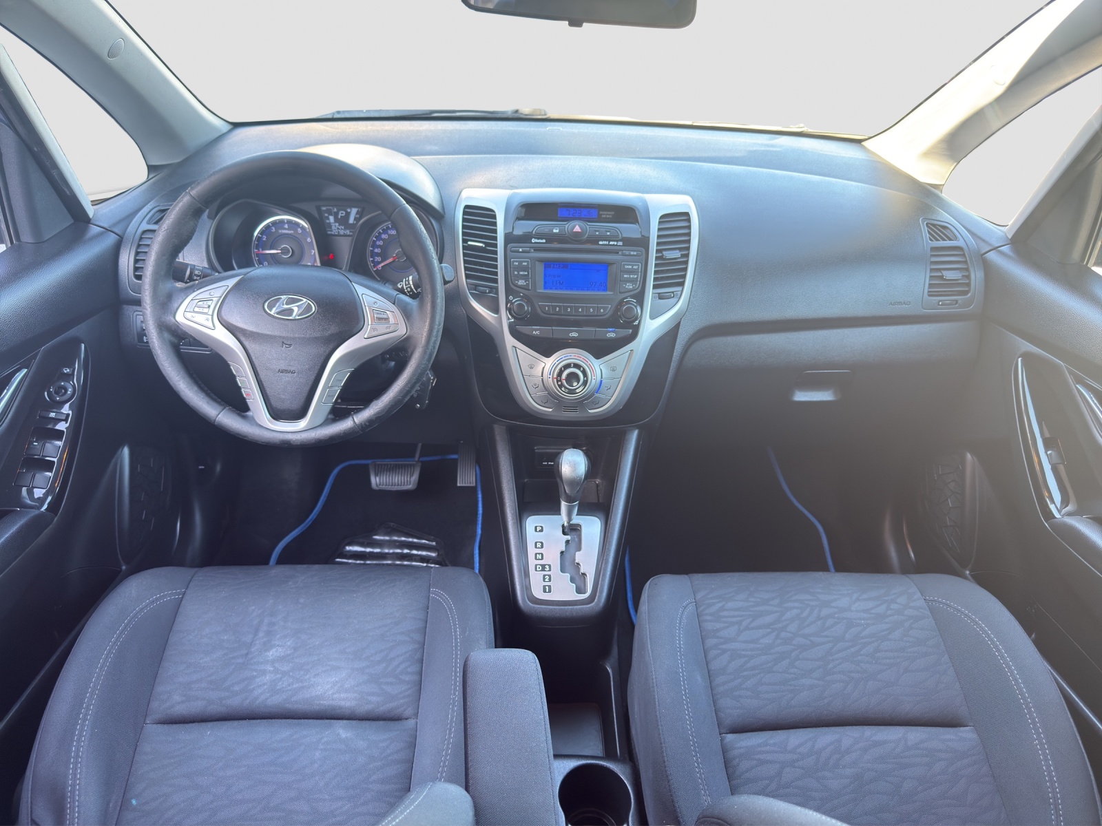 HYUNDAI iX20 1.6 Style Automatic-image-12