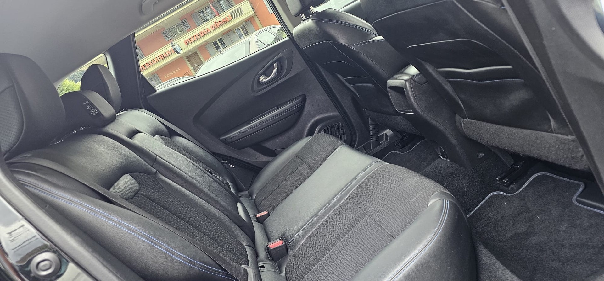 RENAULT Kadjar 1.6 dCi Bose 4x4-image-9