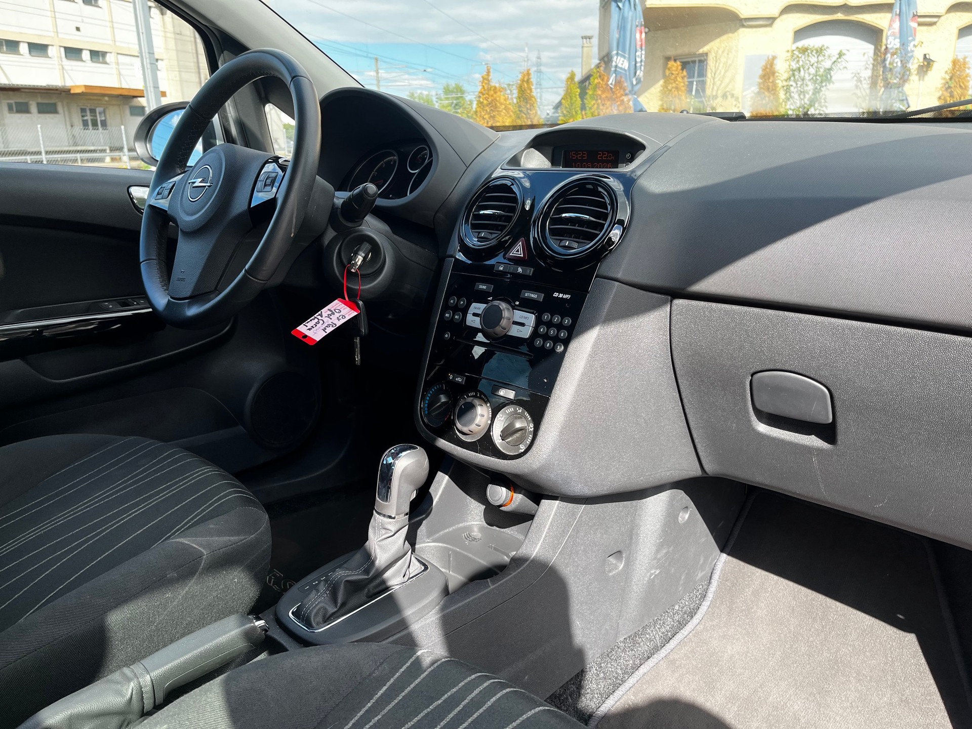 OPEL Corsa 1.4 TP Anniversary Automatic-image-9