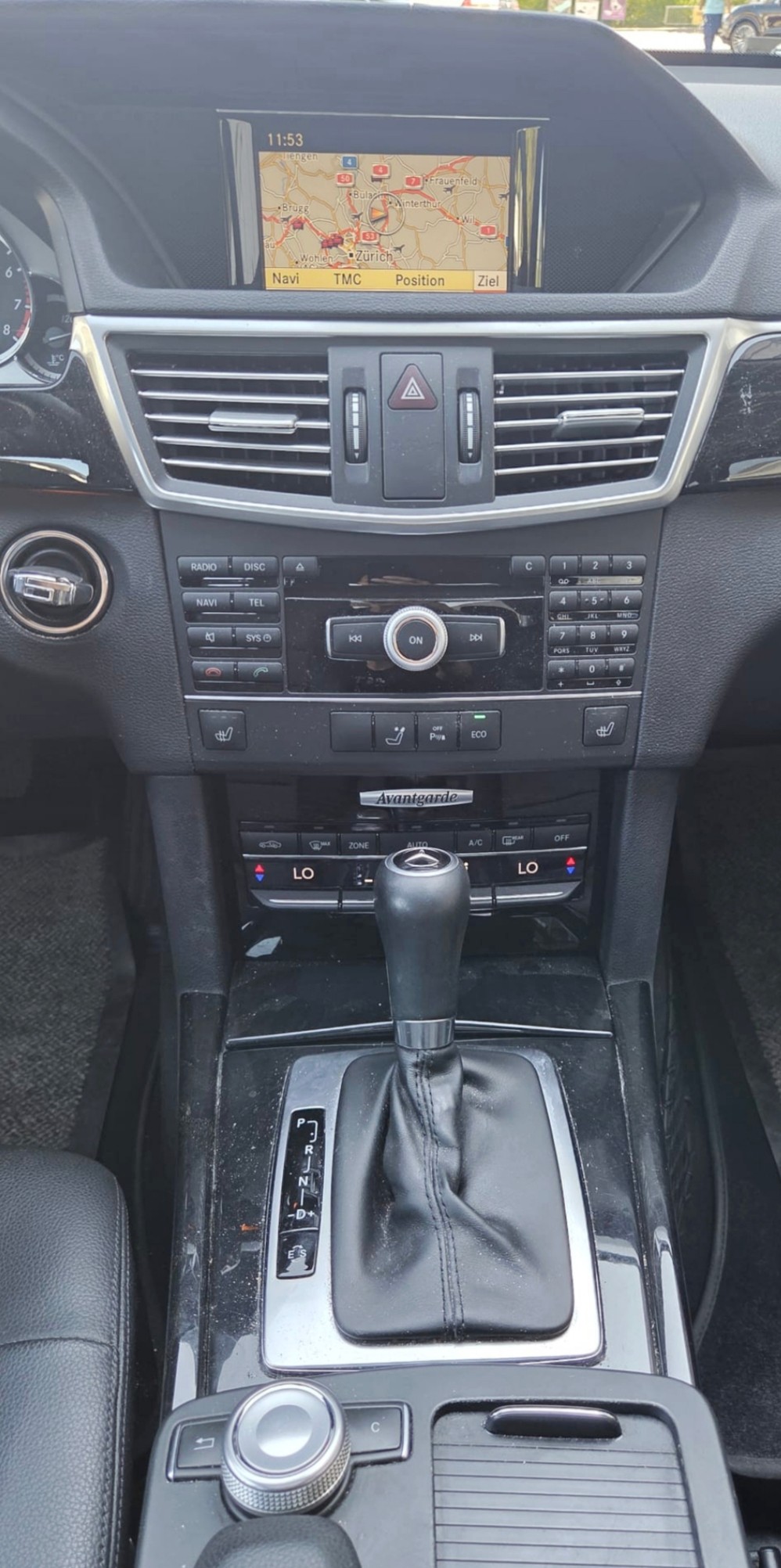 MERCEDES-BENZ E 200 CGI BlueEfficiency Avantgarde 7G-Tronic-image-7