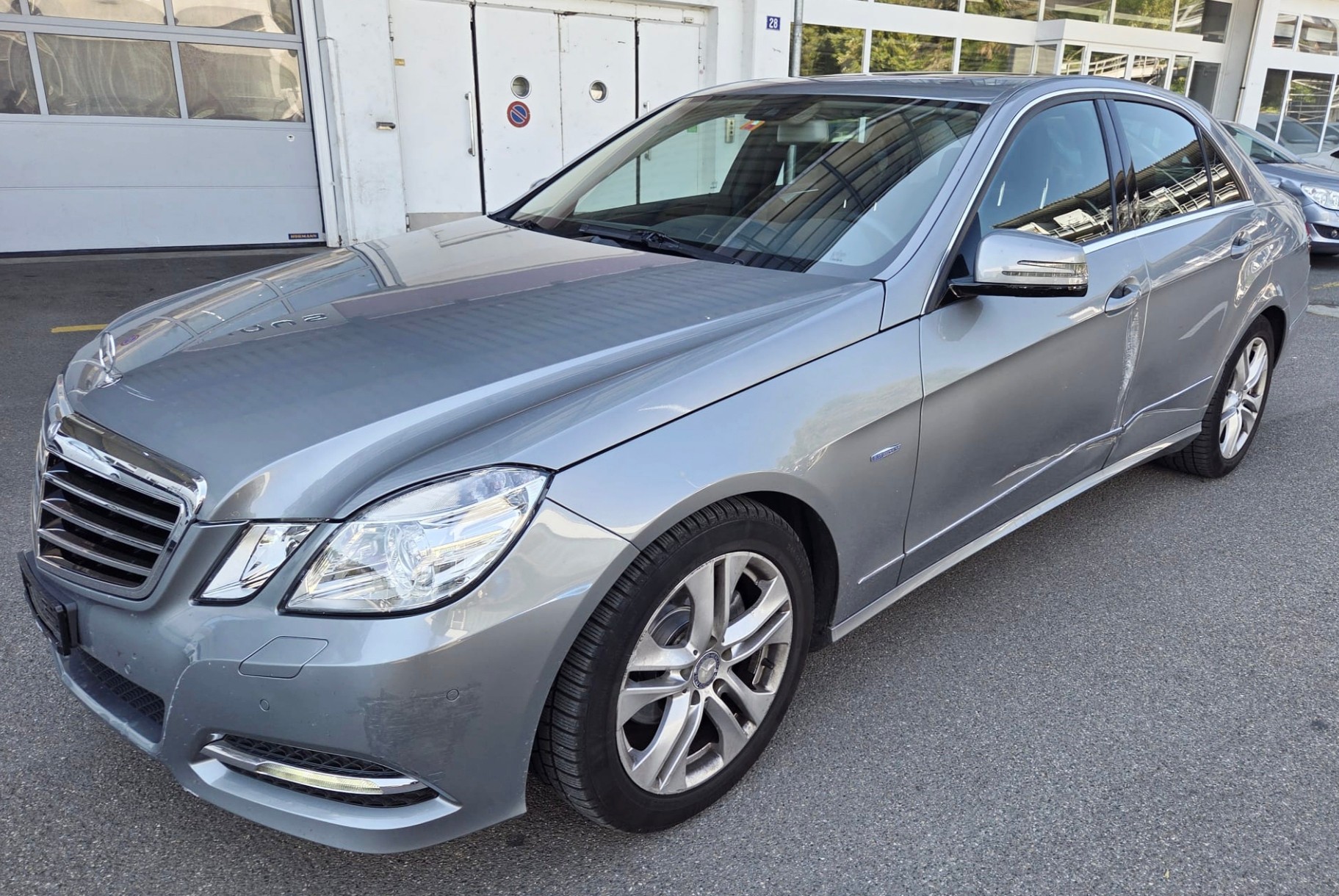 MERCEDES-BENZ E 200 CGI BlueEfficiency Avantgarde 7G-Tronic-image-1