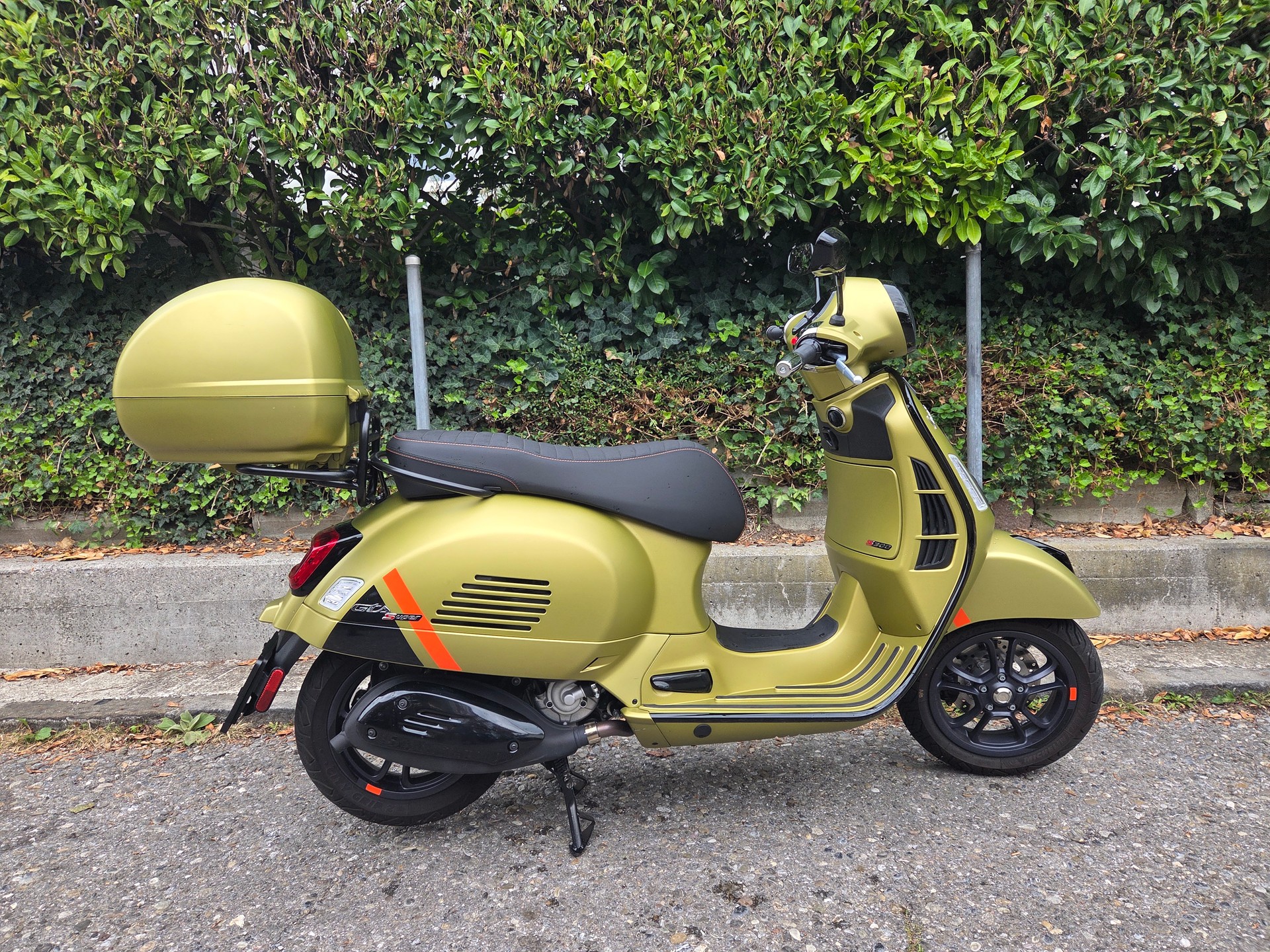 PIAGGIO Vespa GTS 300 Super Sport ABS-image-3