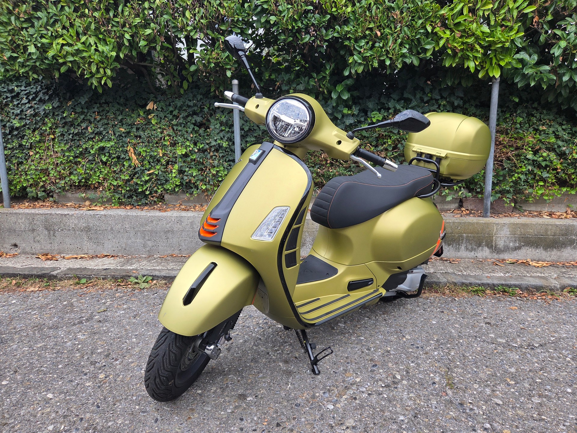 PIAGGIO Vespa GTS 300 Super Sport ABS-image-1