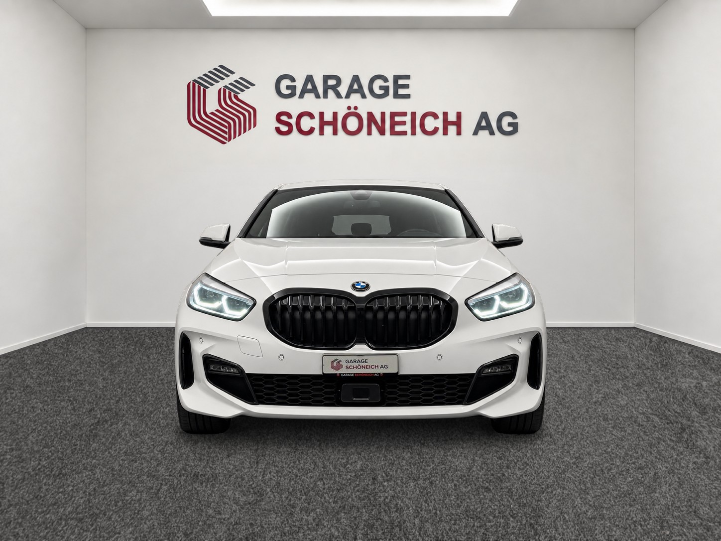 BMW M Sport 120d xDrive-showroom-element-1