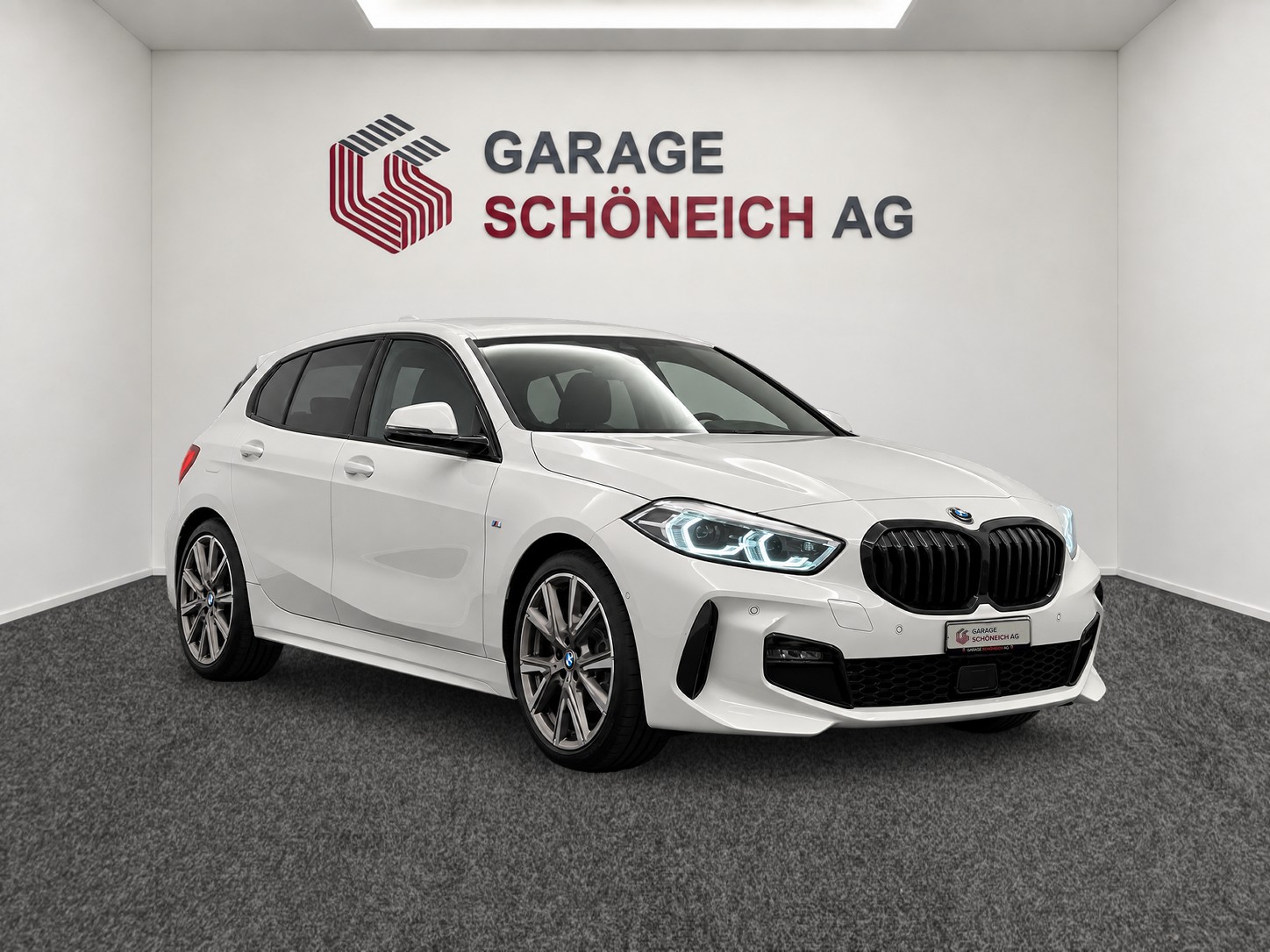 BMW M Sport 120d xDrive-showroom-element-2