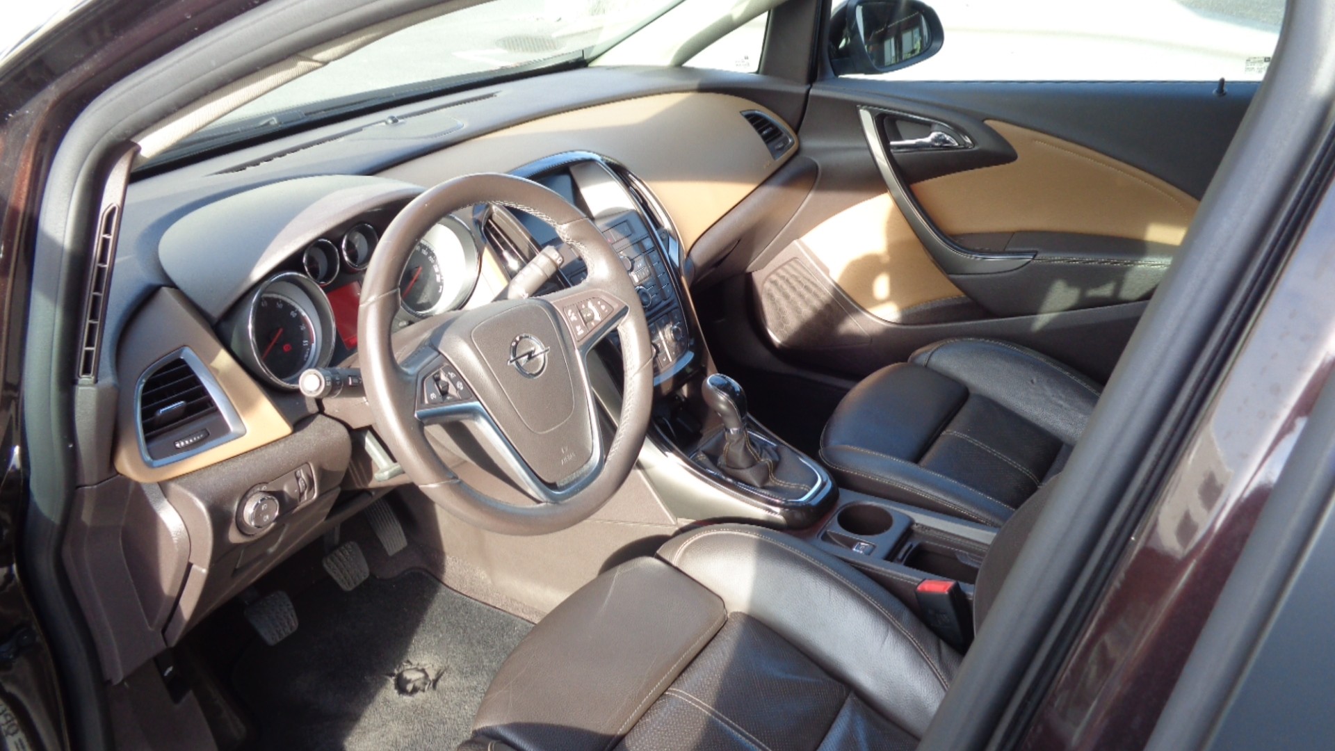 OPEL Astra SportsTourer 1.6i 16V Turbo Cosmo-image-7