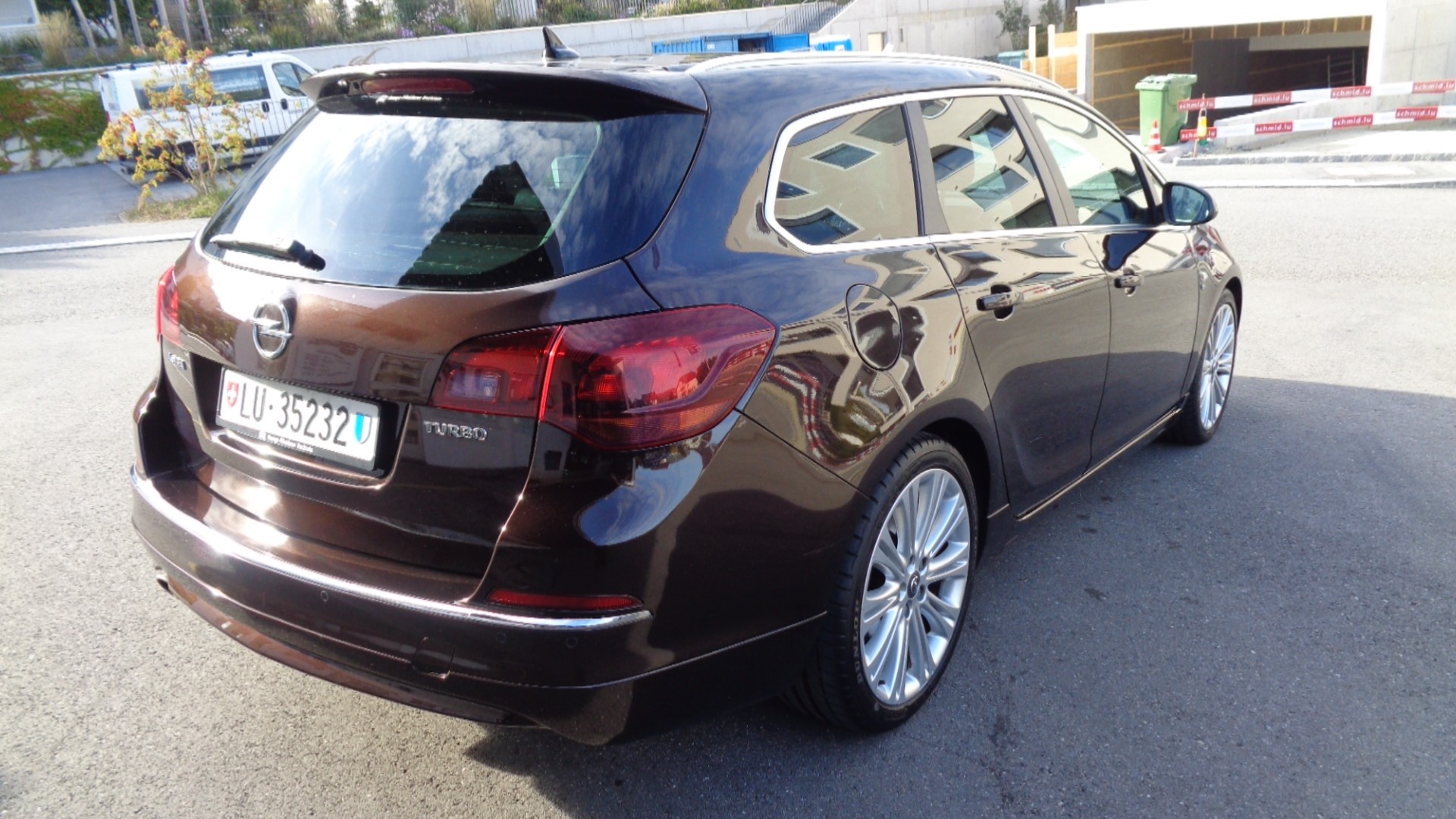 OPEL Astra SportsTourer 1.6i 16V Turbo Cosmo-image-5