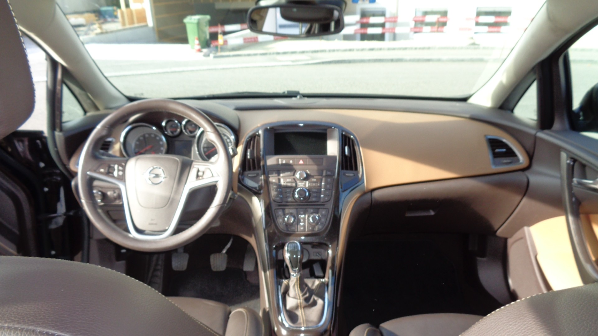 OPEL Astra SportsTourer 1.6i 16V Turbo Cosmo-image-10