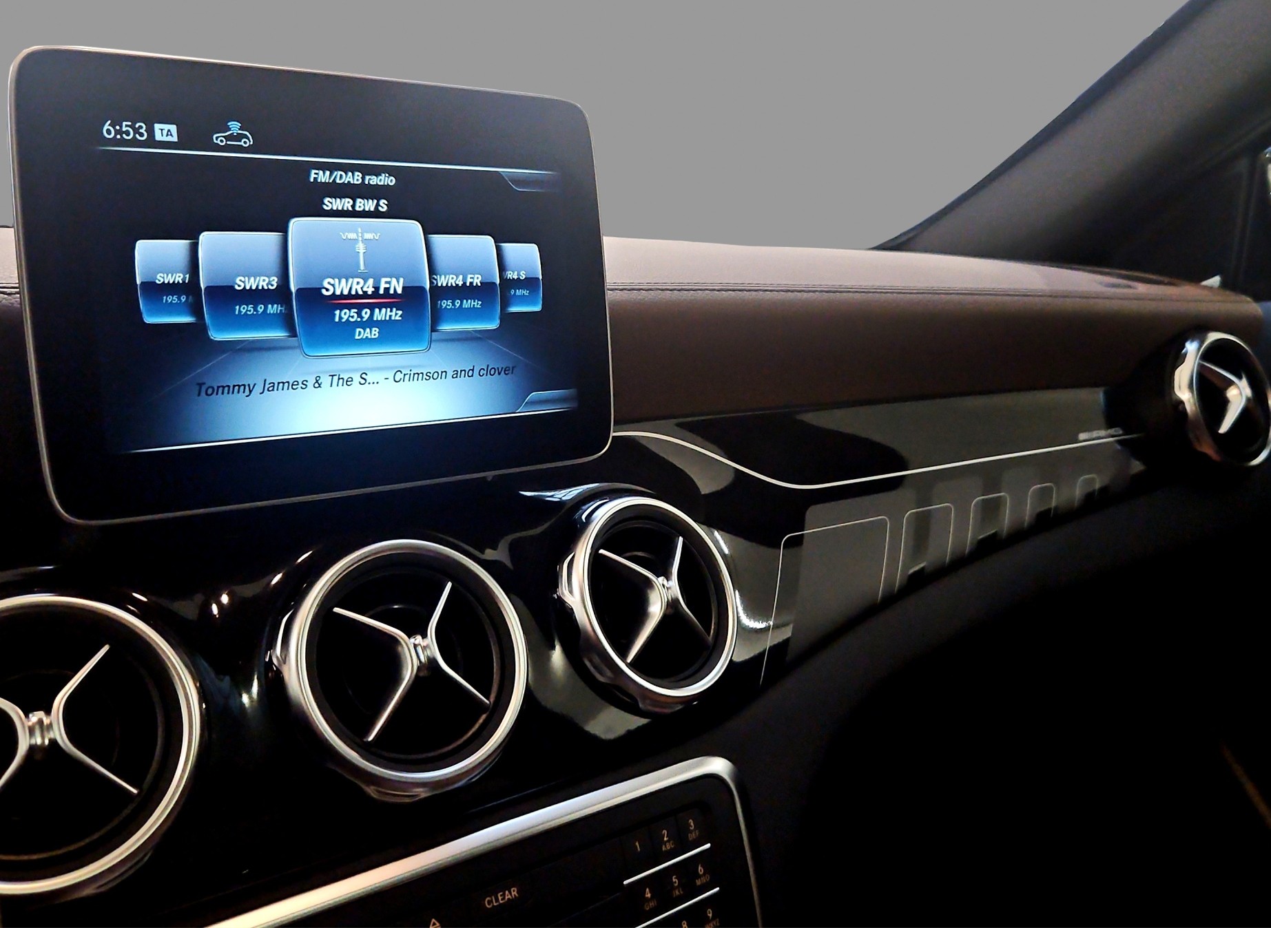 MERCEDES-BENZ GLA 45 AMG 4m-image-9