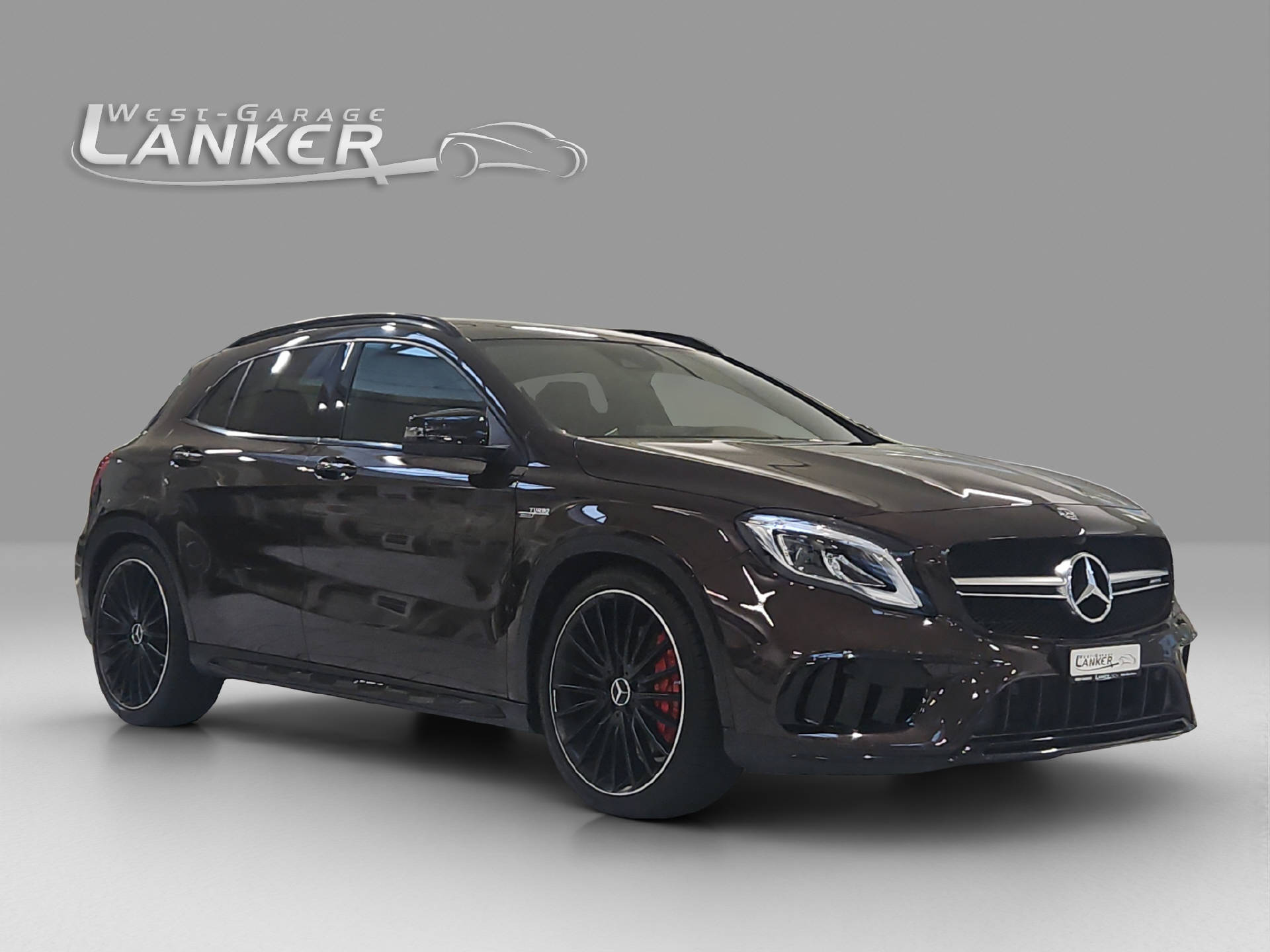 MERCEDES-BENZ GLA 45 AMG 4m-showroom-element-1