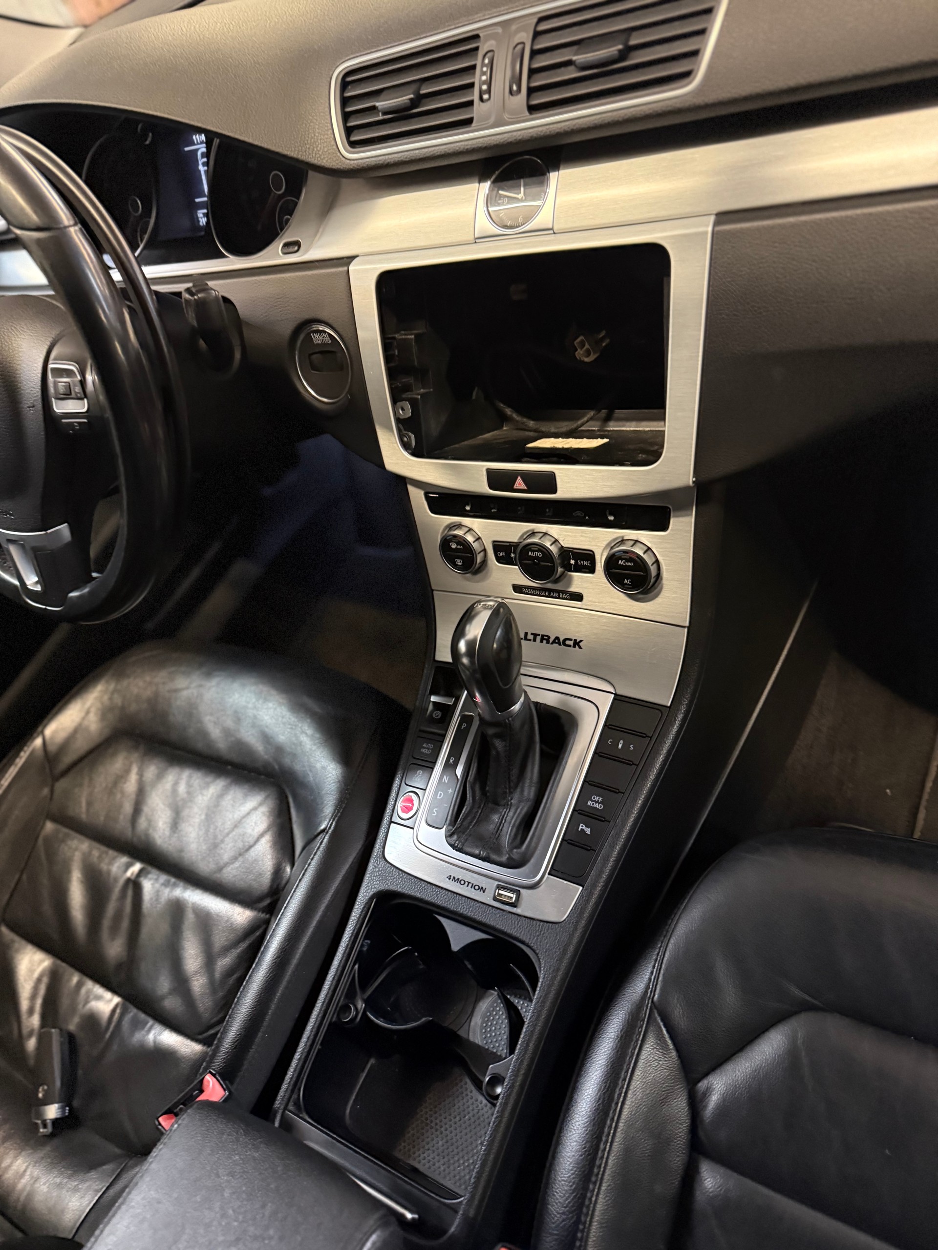 VW Passat Alltrack 2.0 TSI 4Motion DSG-image-8