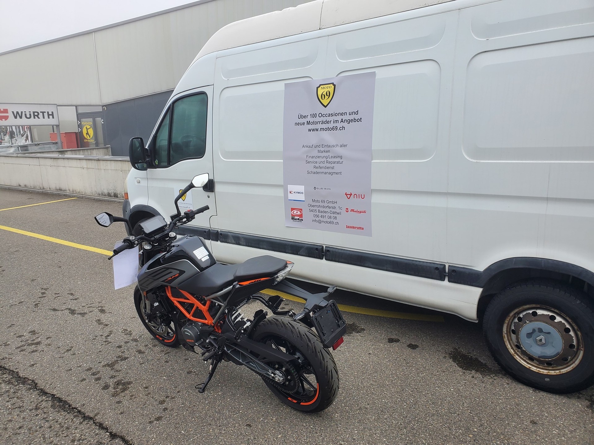 KTM 125 Duke-image-1