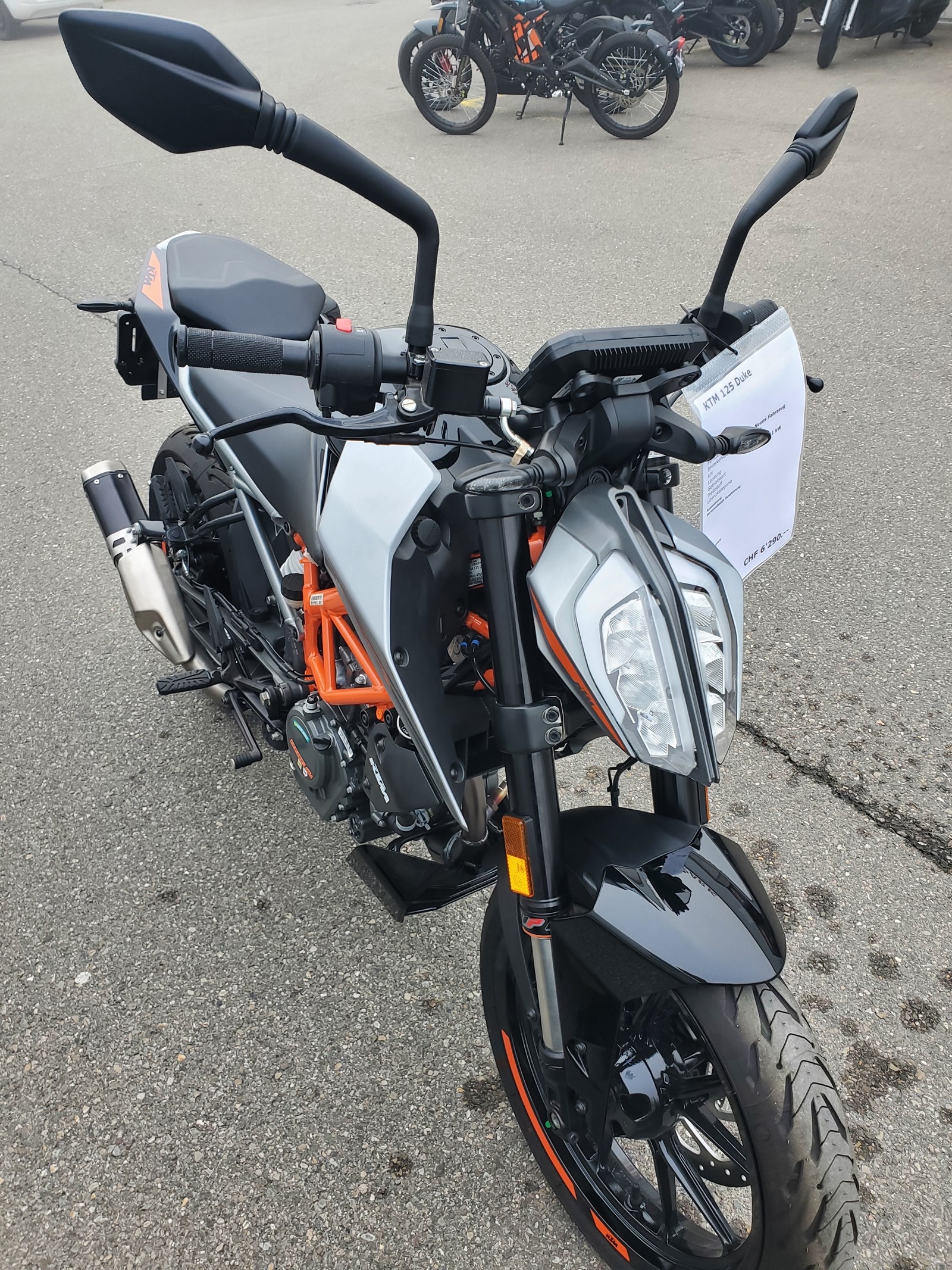 KTM 125 Duke-image-5