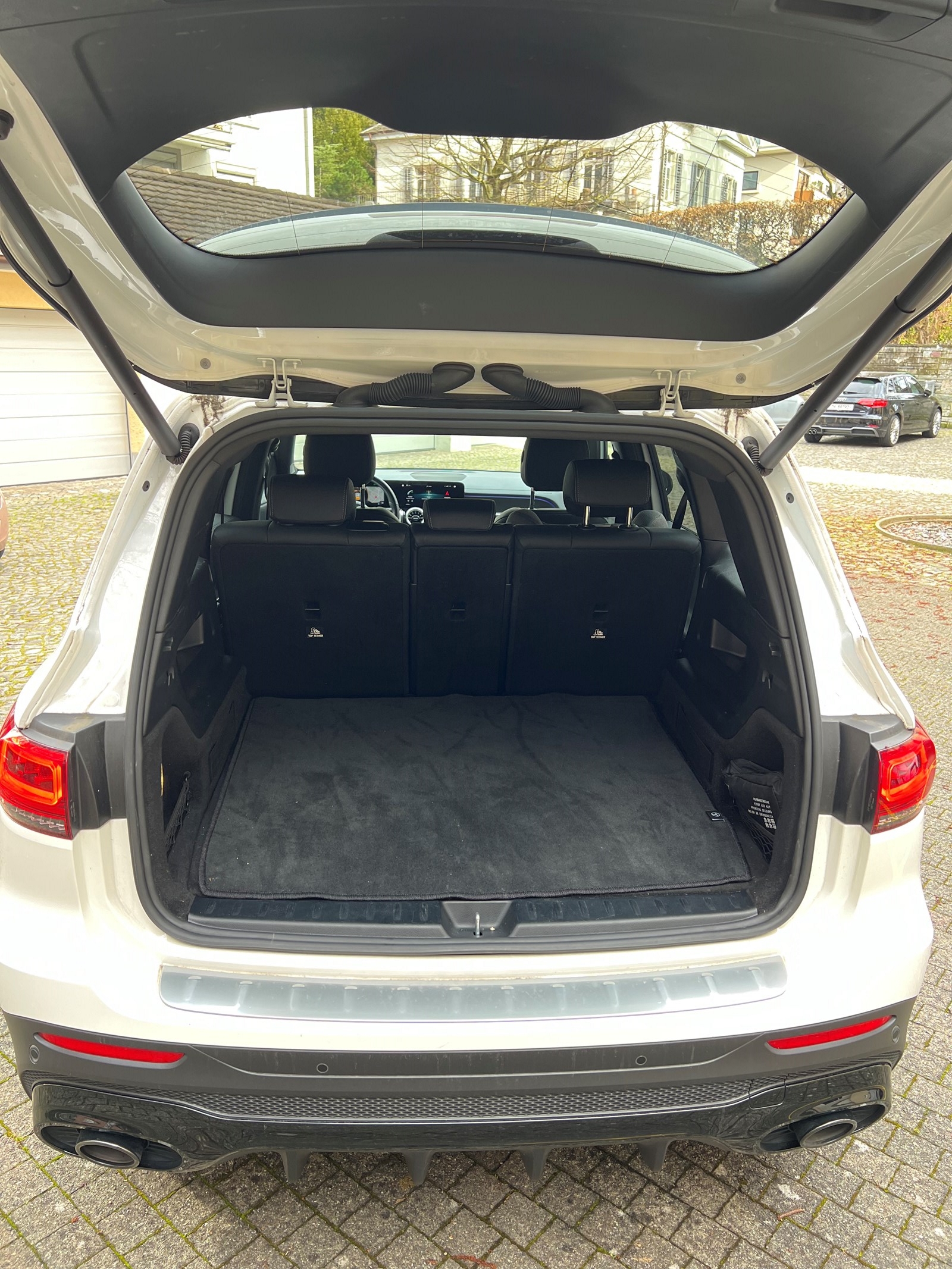 MERCEDES-BENZ GLB 35 AMG 4Matic 8G-Tronic-image-7
