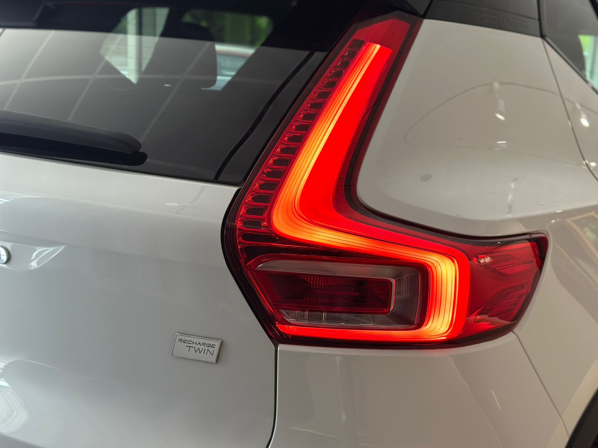 VOLVO XC40 Recharge P8 Twin AWD Pure Electric Plus-image-10