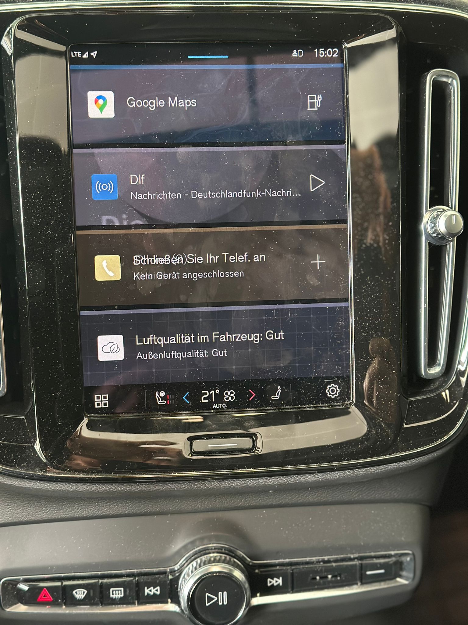 VOLVO XC40 Recharge P8 Twin AWD Pure Electric Plus-image-15