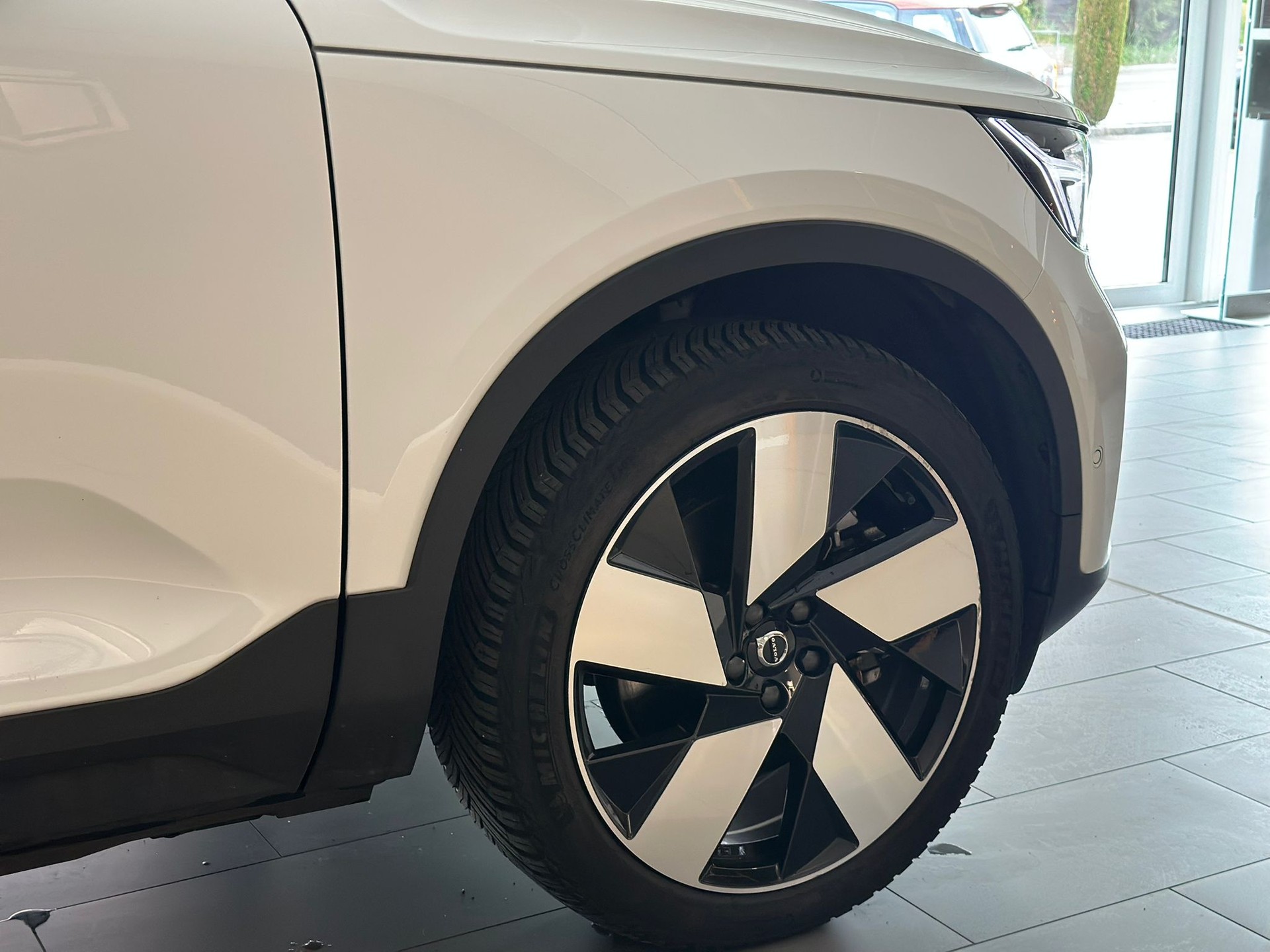 VOLVO XC40 Recharge P8 Twin AWD Pure Electric Plus-image-7