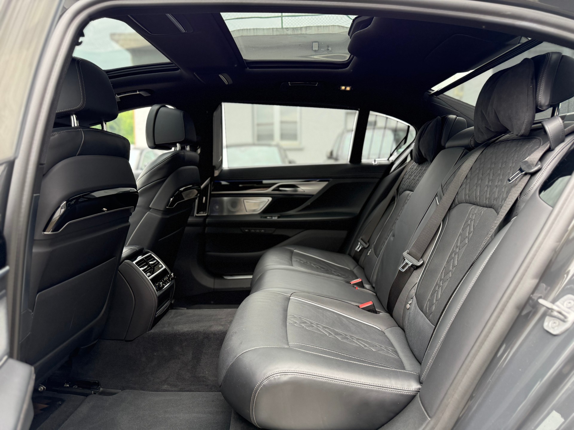 BMW 750Li xDrive Steptronic-image-8