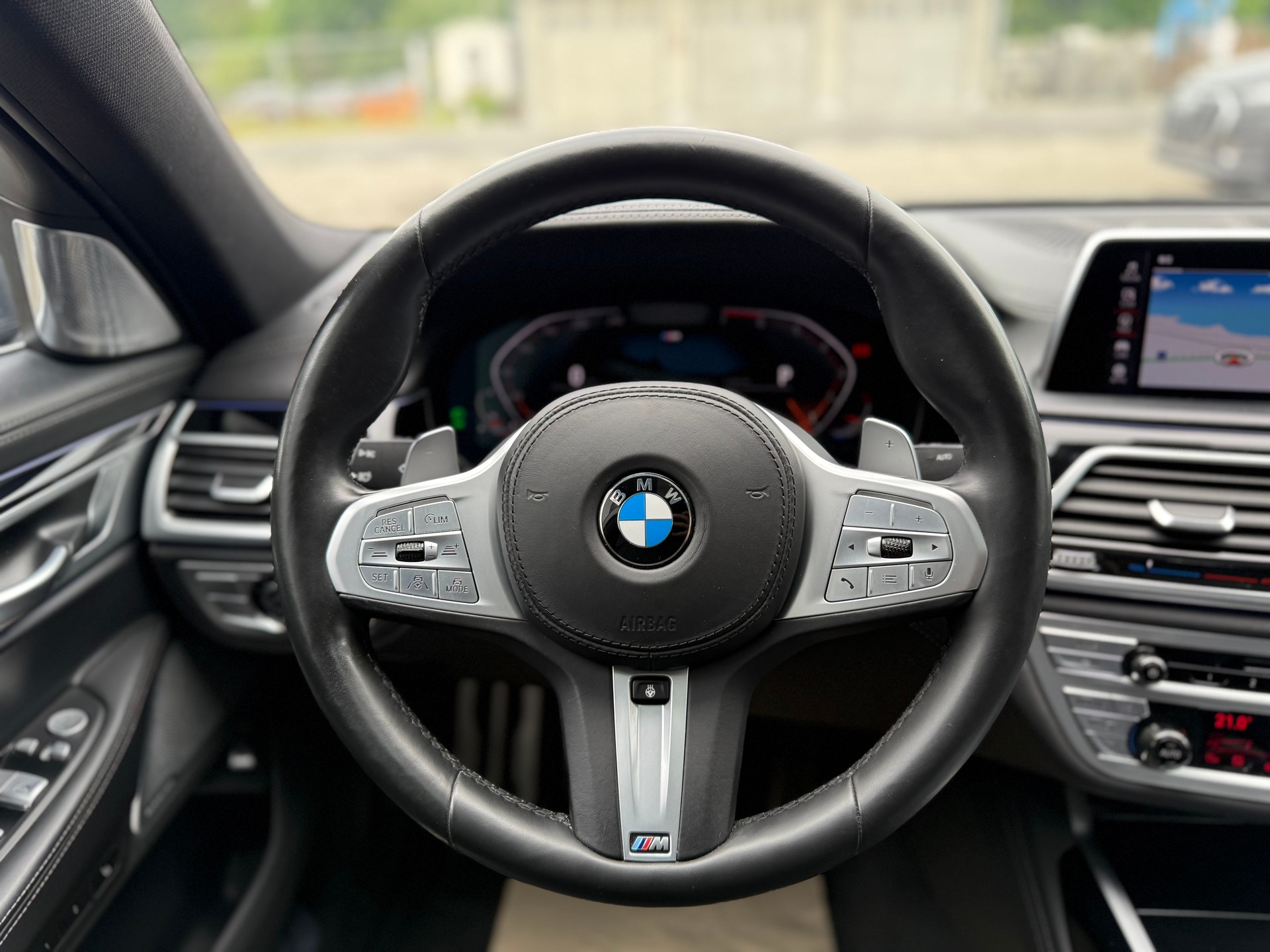 BMW 750Li xDrive Steptronic-image-13