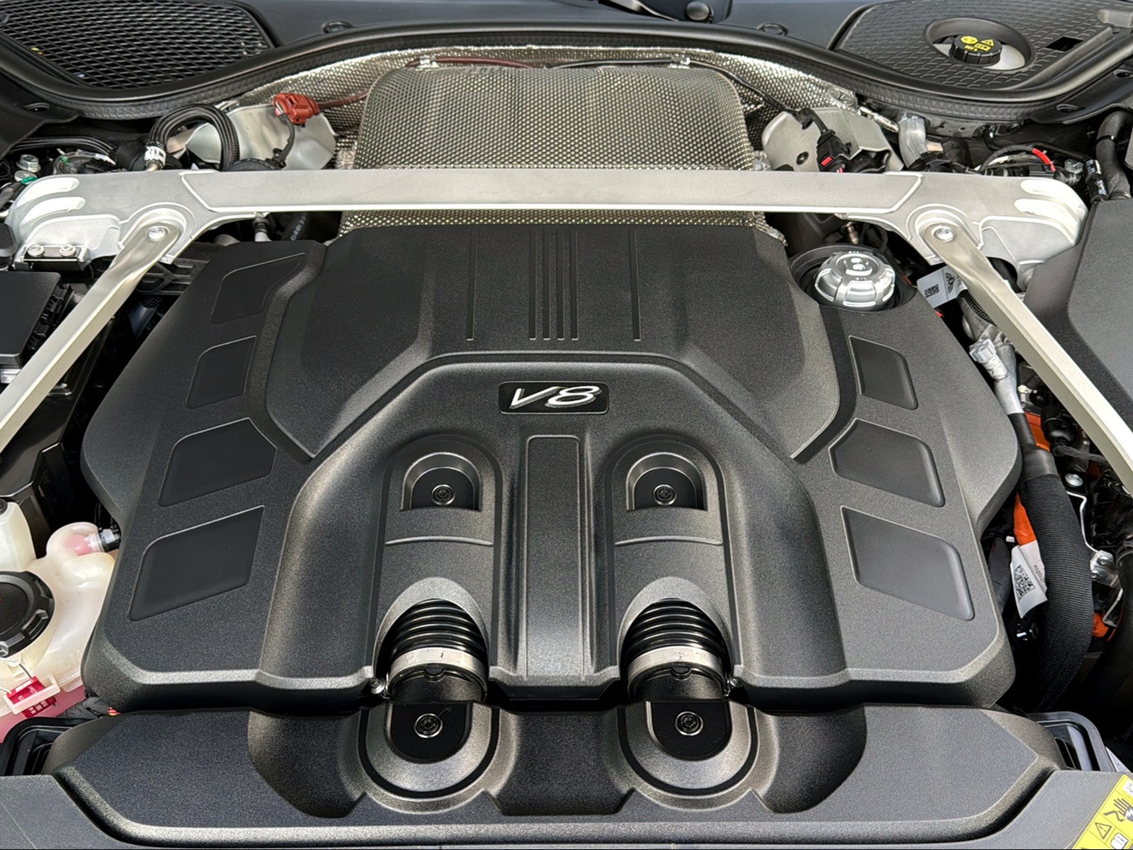 BENTLEY GT V8 Hybrid Black Design-image-10