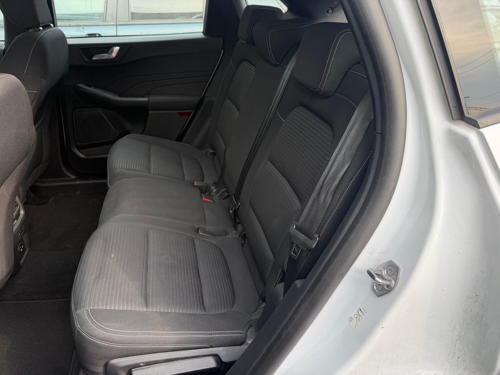 FORD Kuga 2.5 FHEV Titanium 4WD-image-11