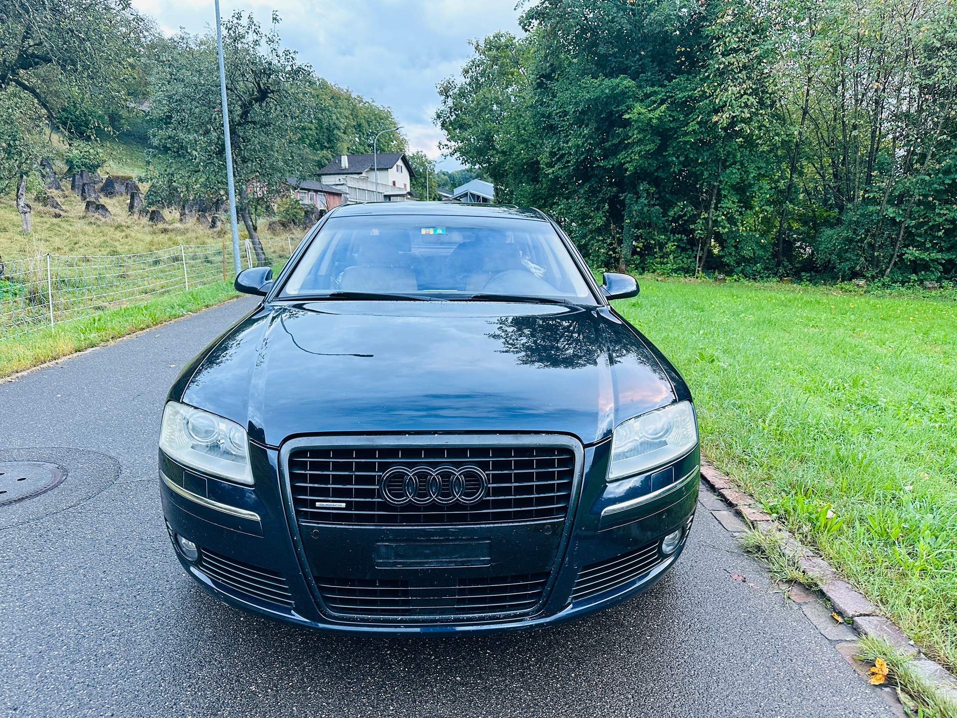 AUDI A8 4.2 FSI quattro tiptronic-image-1