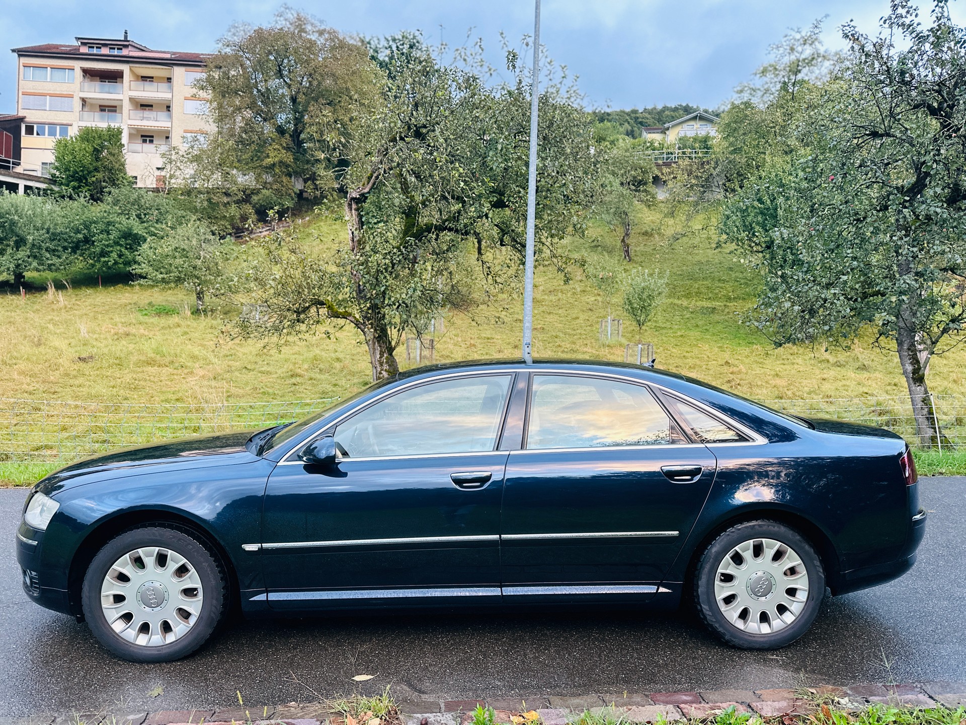 AUDI A8 4.2 FSI quattro tiptronic-image-5
