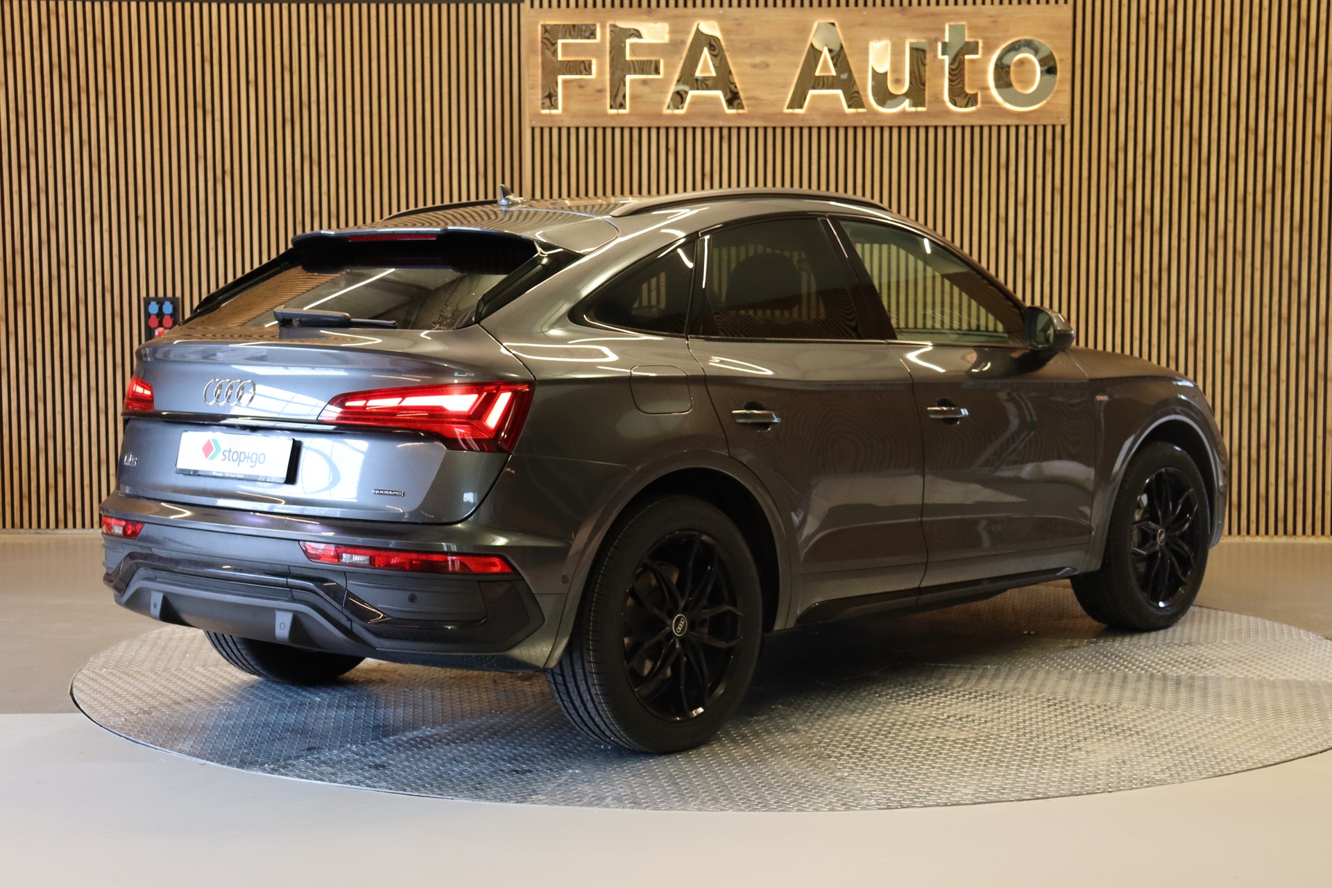 AUDI Q5 Sportback 2.0 40 TDI S Line quattro S-Tronic-image-4