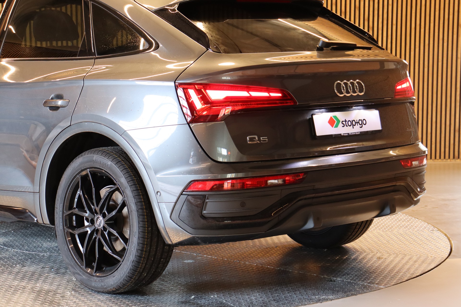 AUDI Q5 Sportback 2.0 40 TDI S Line quattro S-Tronic-image-6