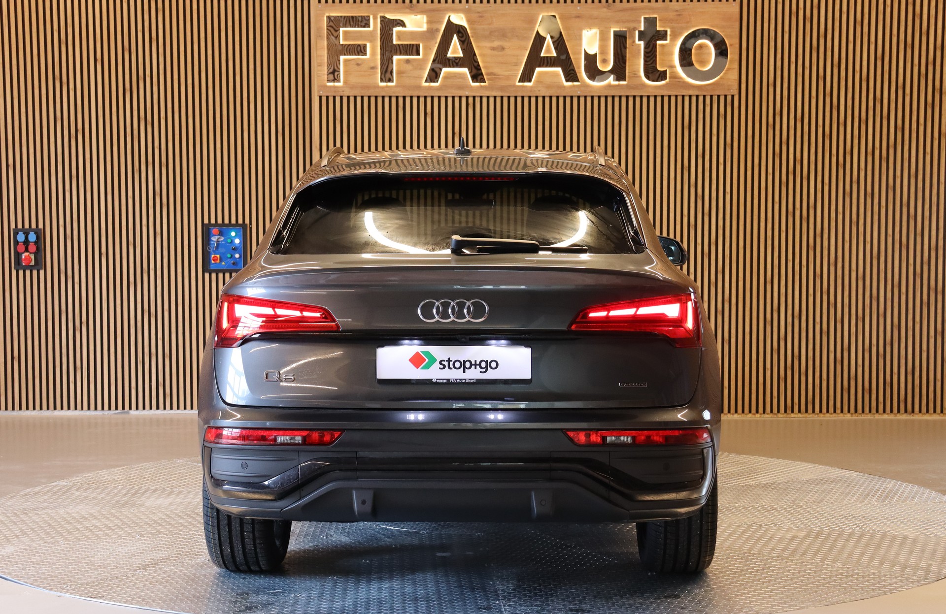 AUDI Q5 Sportback 2.0 40 TDI S Line quattro S-Tronic-image-5