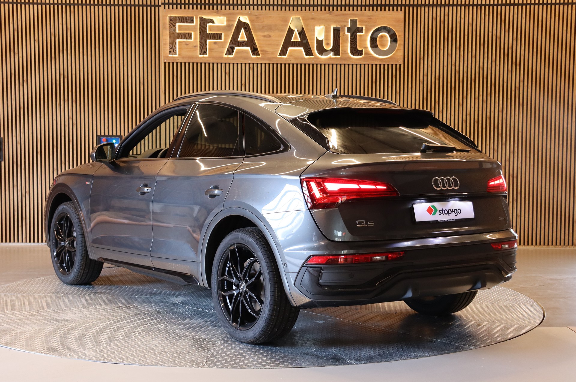 AUDI Q5 Sportback 2.0 40 TDI S Line quattro S-Tronic-image-7