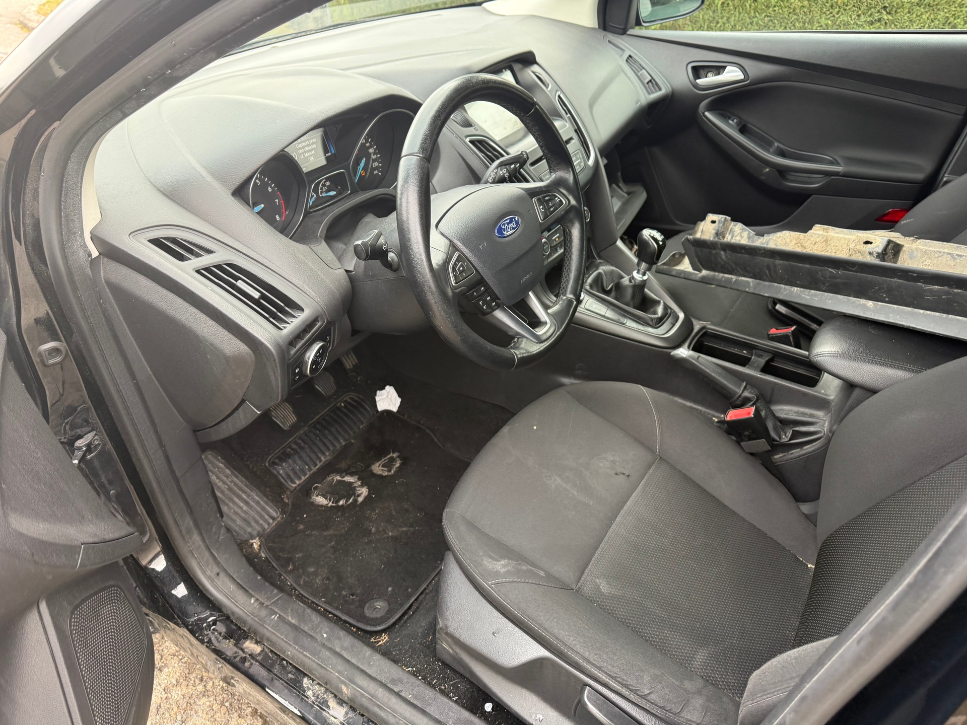 FORD Focus 1.0 SCTi Trend-image-9