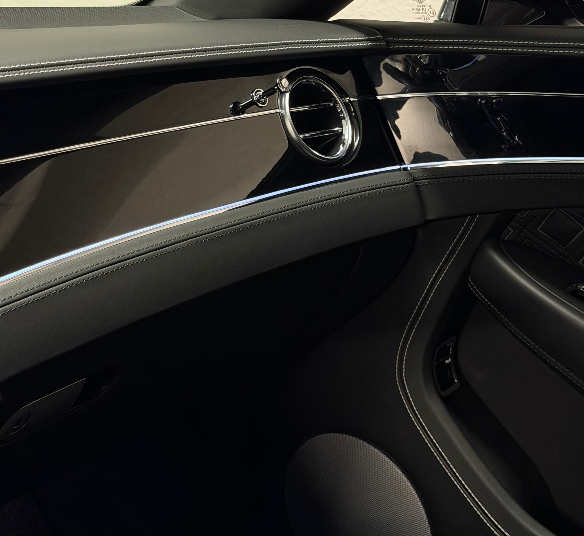 BENTLEY Continental GT 6.0 W12-image-19