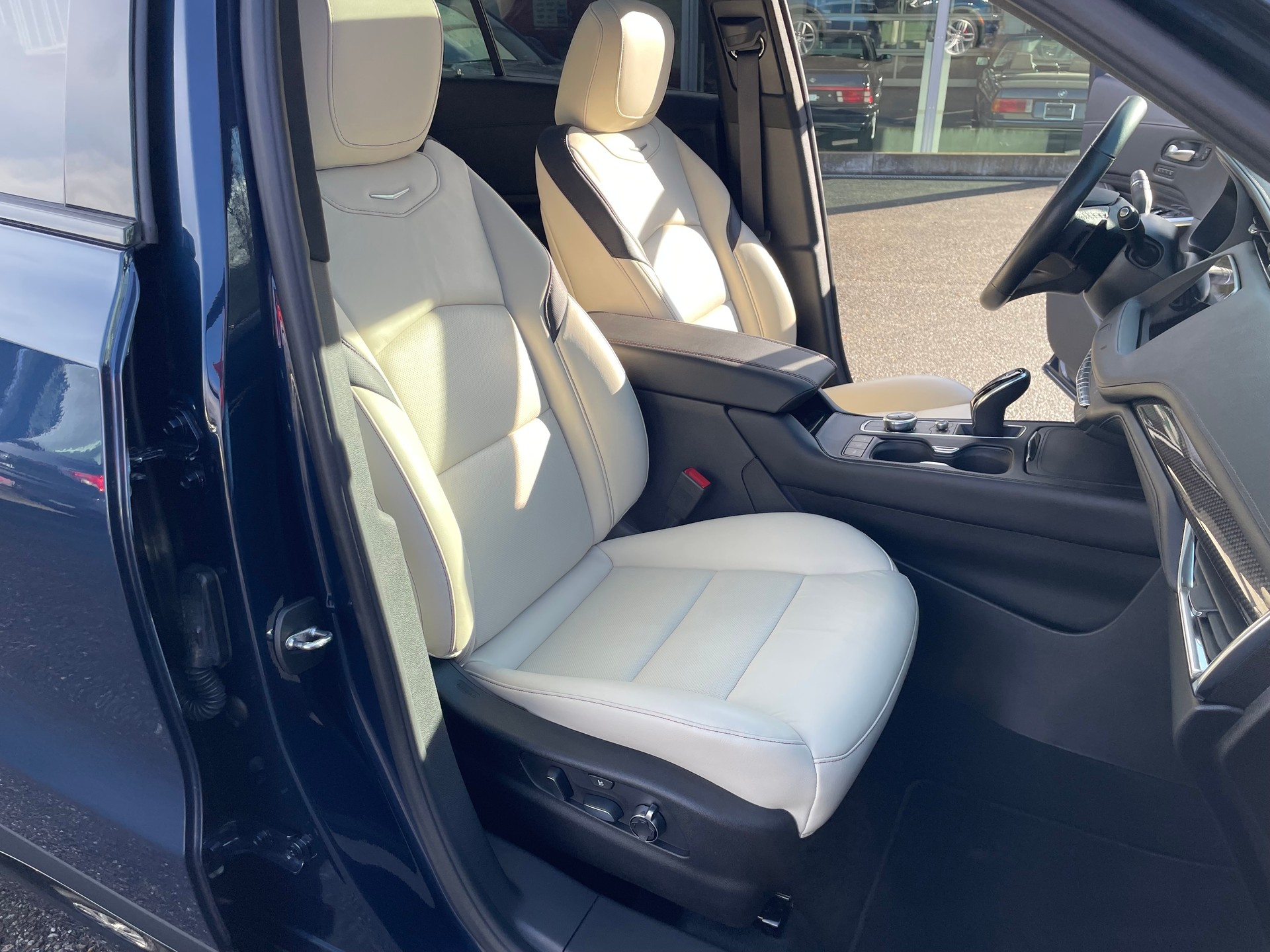 CADILLAC XT4 350T 2.0 Sport AWD Automat-image-9
