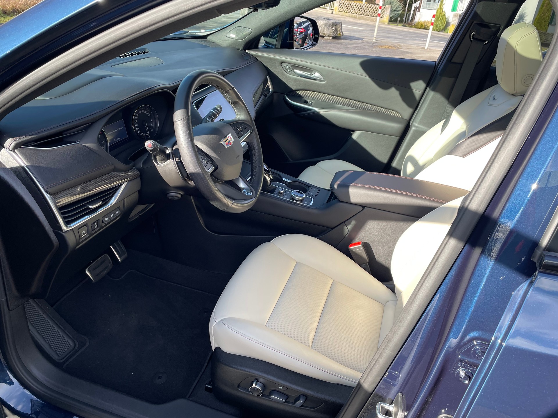 CADILLAC XT4 350T 2.0 Sport AWD Automat-image-7