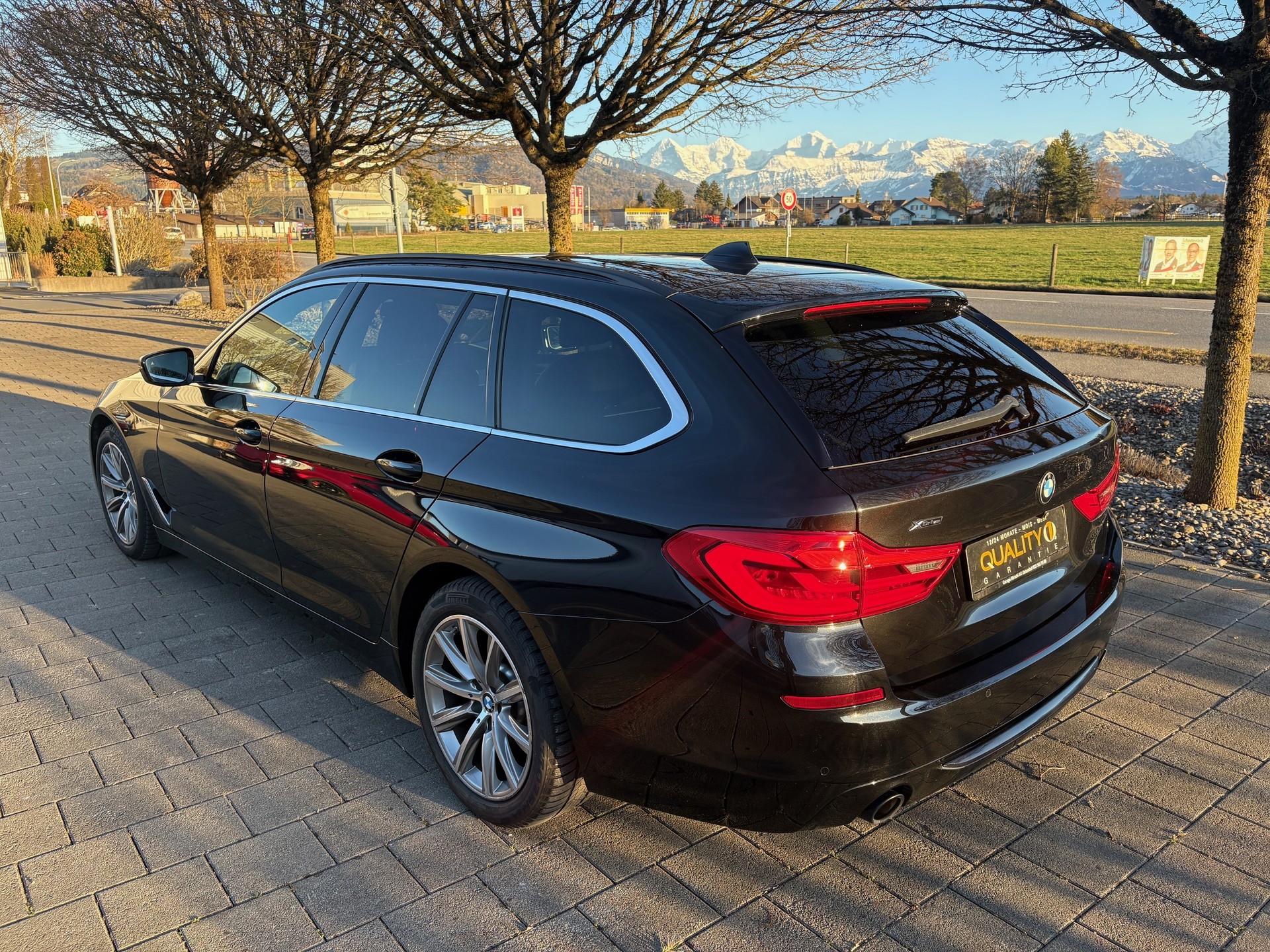 BMW 530d xDrive Touring Sport Line Steptronic-image-4