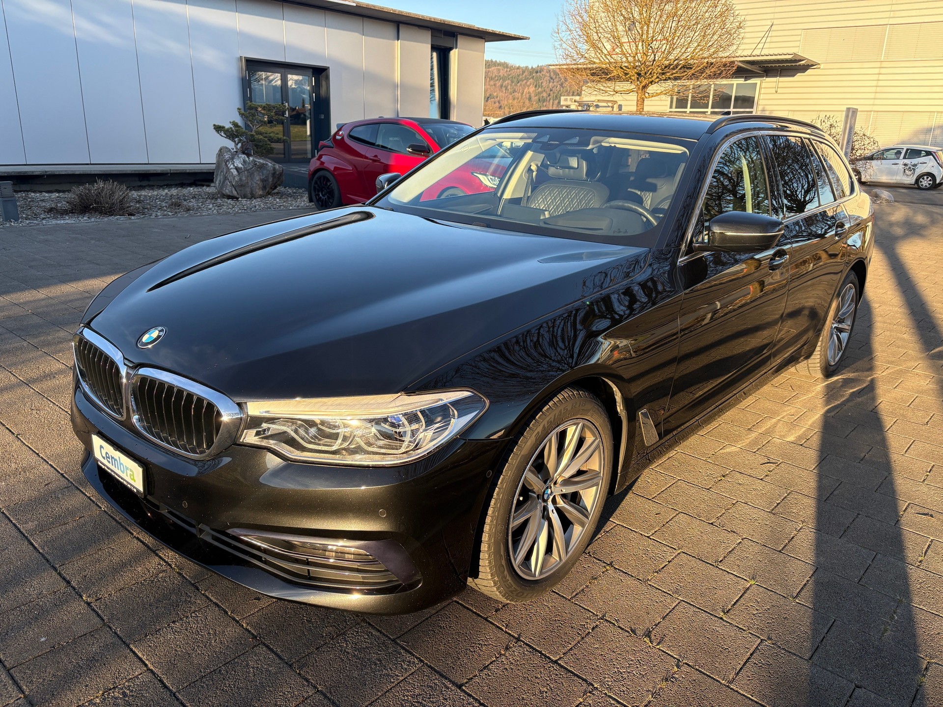 BMW 530d xDrive Touring Sport Line Steptronic-showroom-element-1