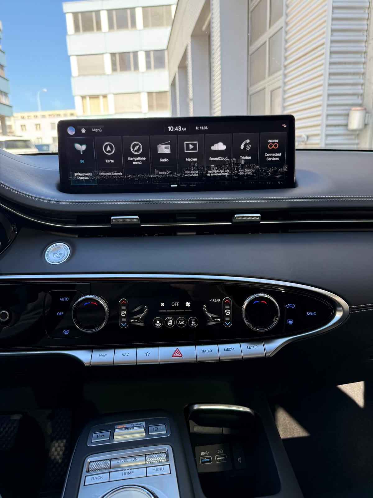 GENESIS GV70 Dual Motor Sport AWD-image-14