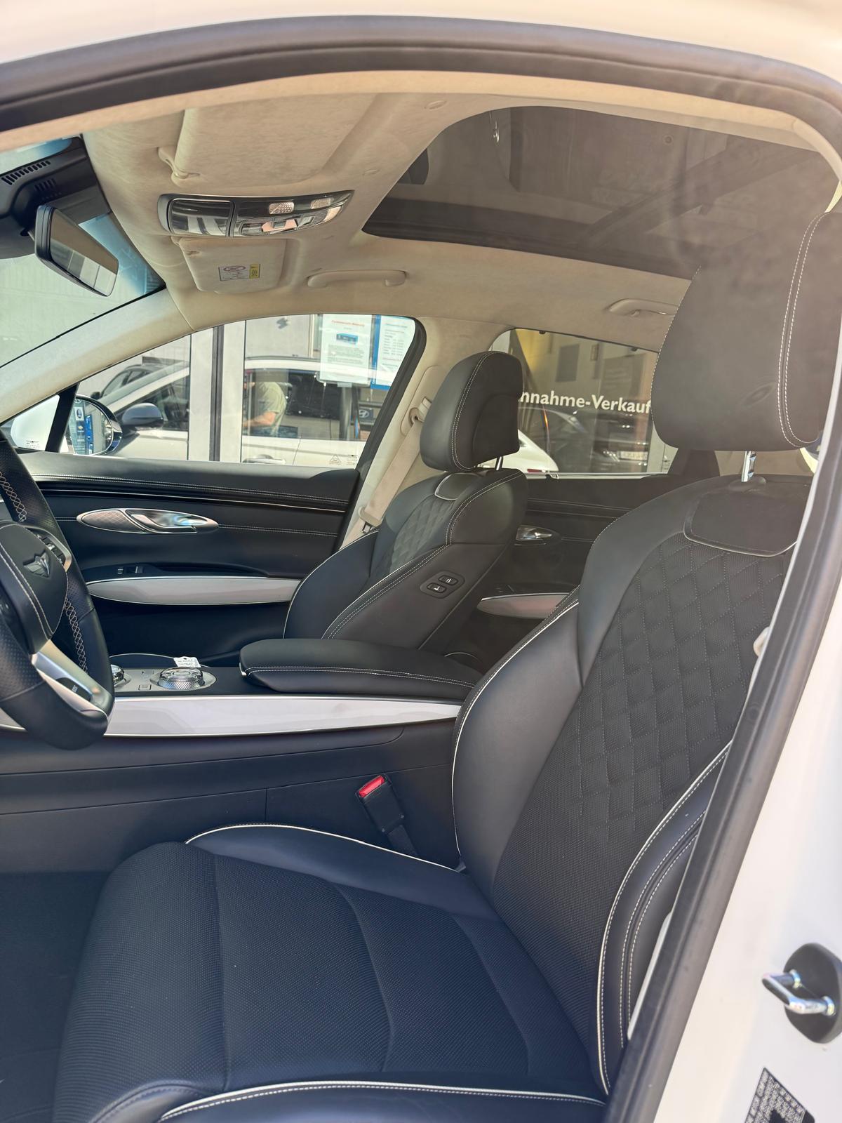 GENESIS GV70 Dual Motor Sport AWD-image-13