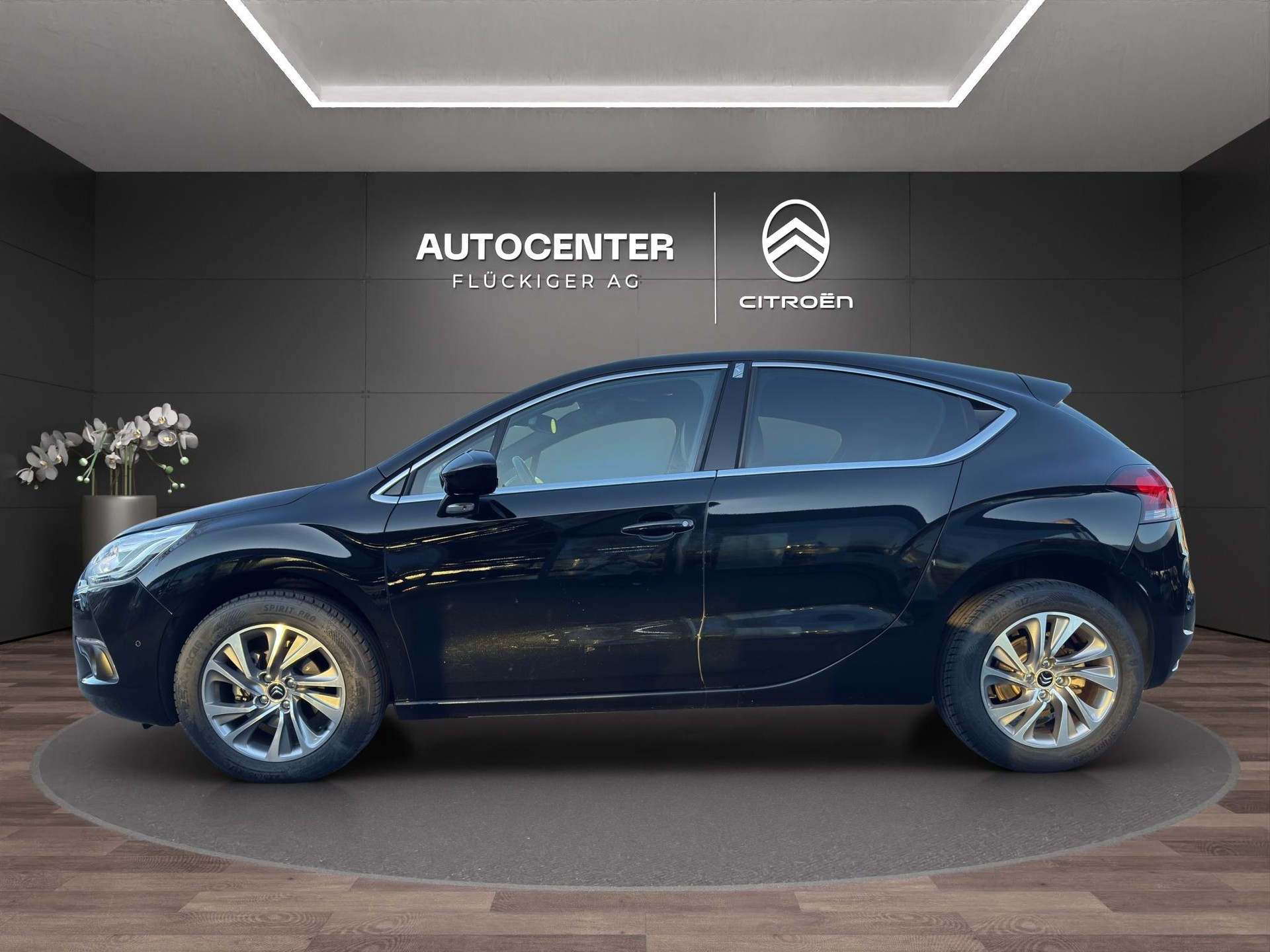 DS AUTOMOBILES 4 1.2 PureTech So Chic-image-5