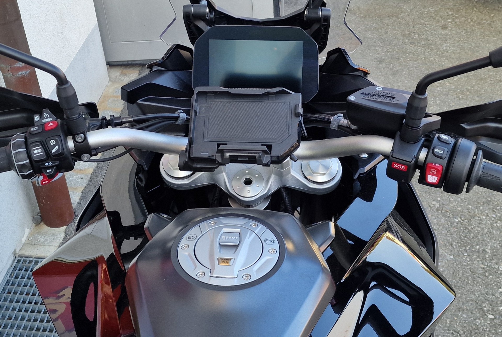 BMW F 900 XR ABS-image-4