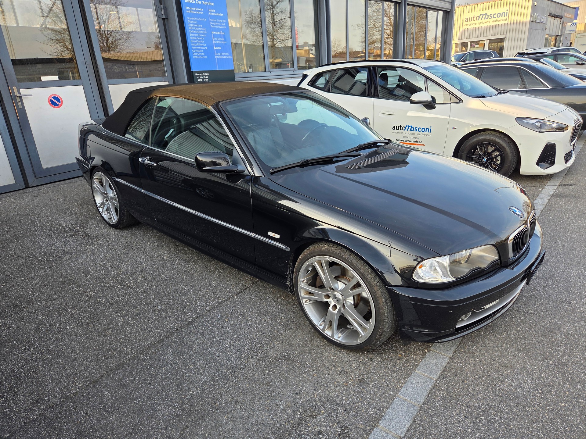 BMW 330Ci Cabriolet-image-5
