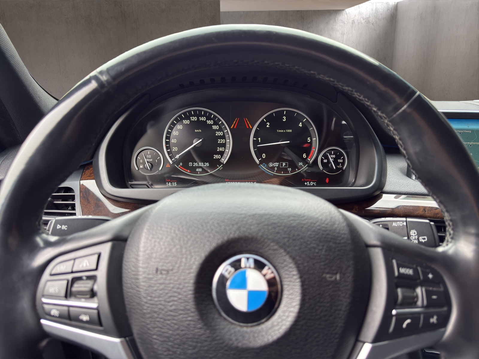 BMW X5 xDrive 30d Steptronic-image-18