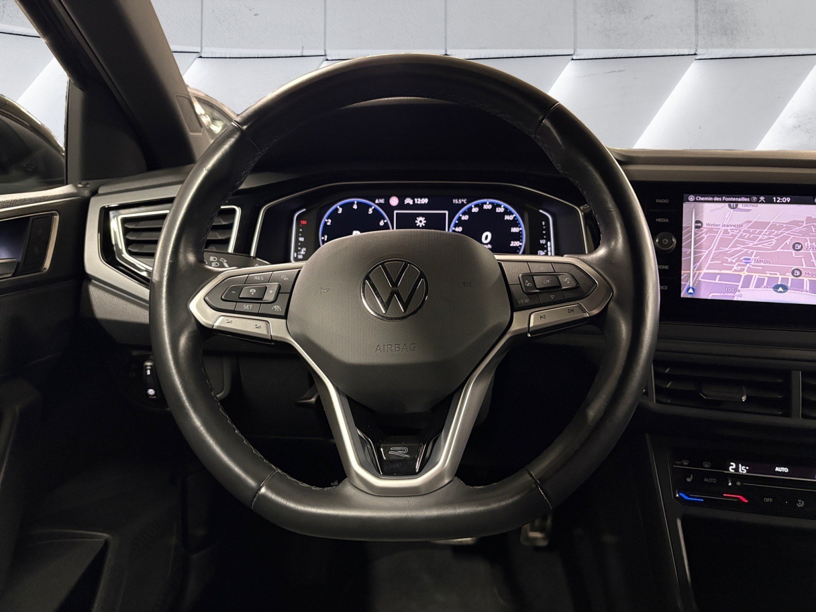 VW Taigo 1.5 TSI R-Line DSG/VIirtual Cockpit / Caméra de recul / Jantes 17* / Apple Carplay-image-9