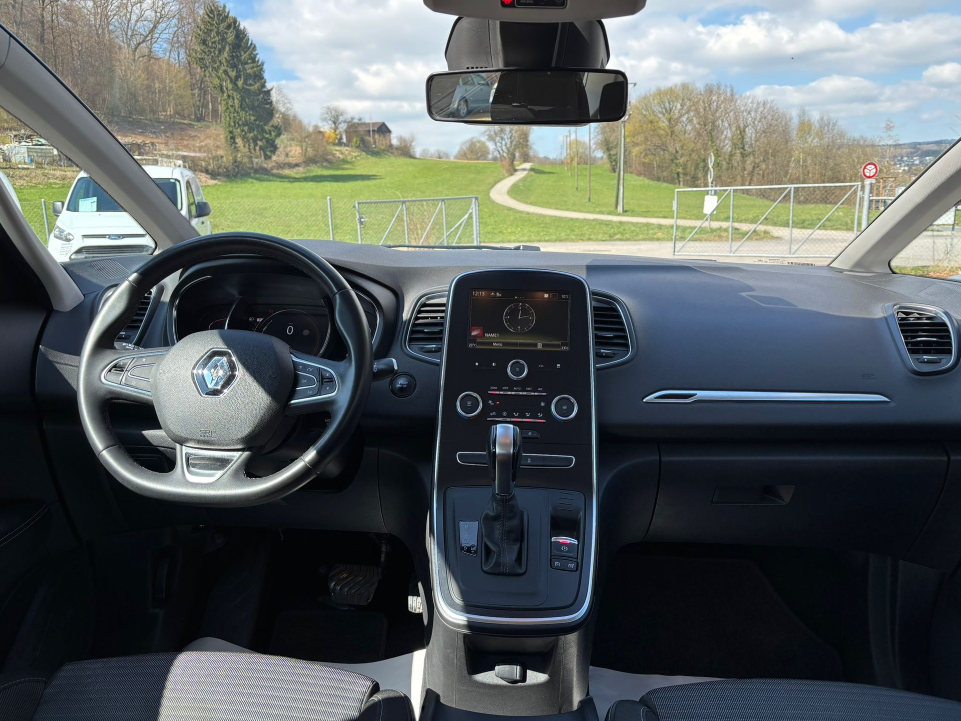 RENAULT Scénic 1.8 dCi Zen EDC-image-8