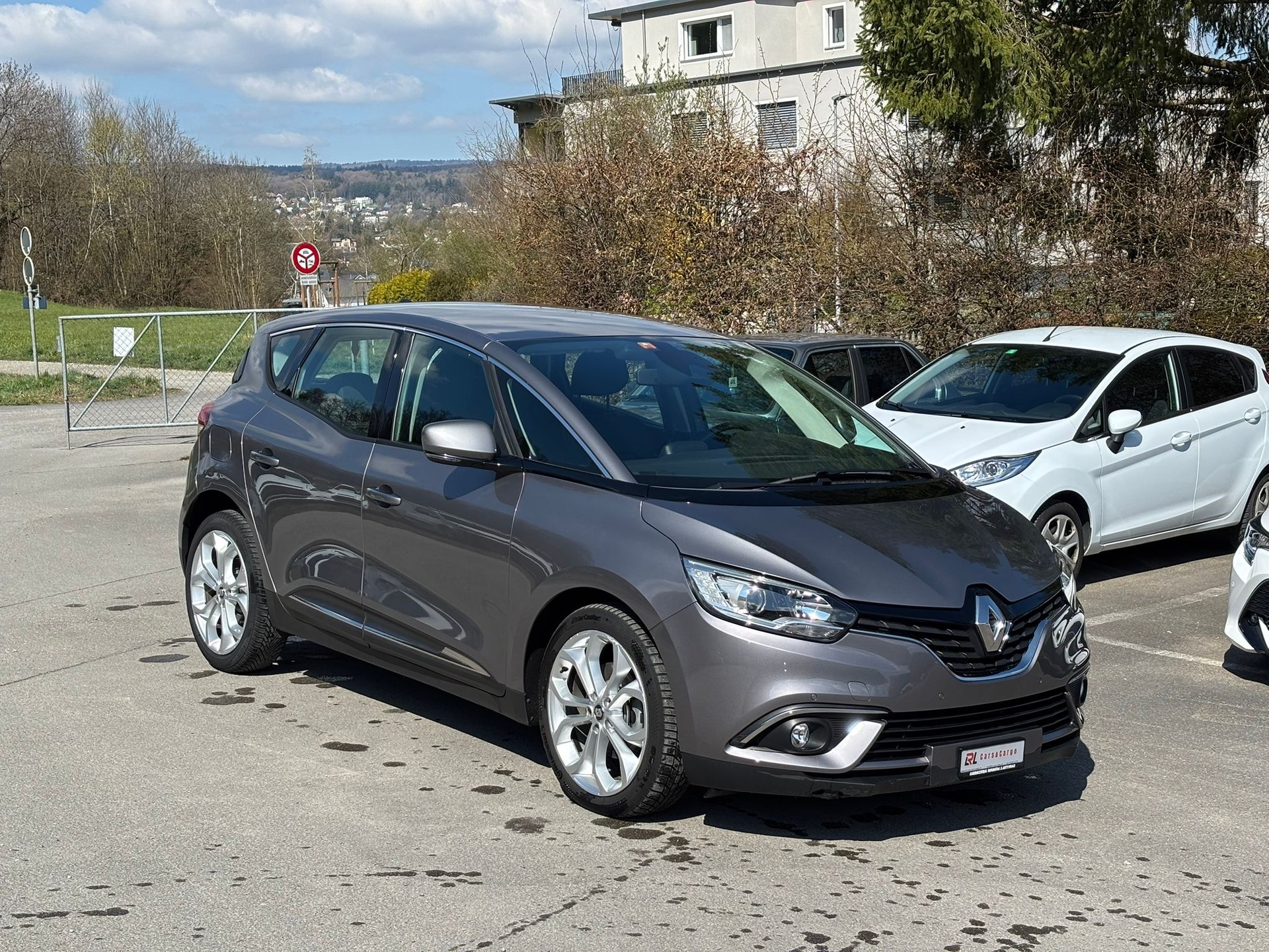 RENAULT Scénic 1.8 dCi Zen EDC