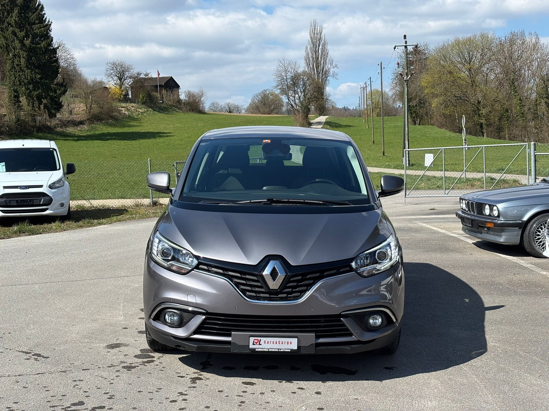 RENAULT Scénic 1.8 dCi Zen EDC-image-1