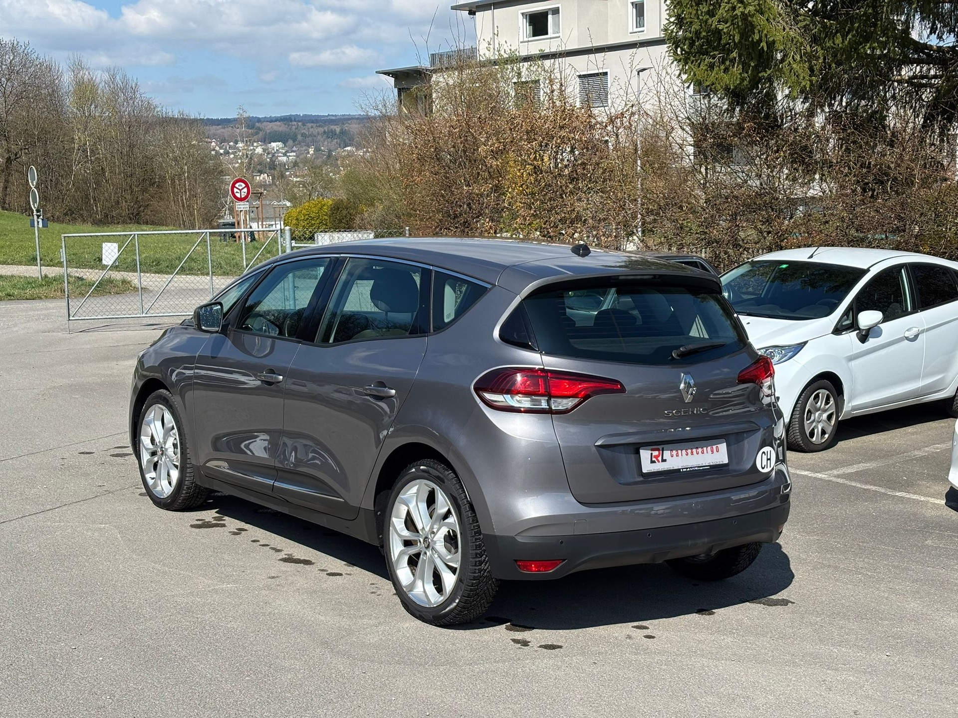RENAULT Scénic 1.8 dCi Zen EDC-image-6