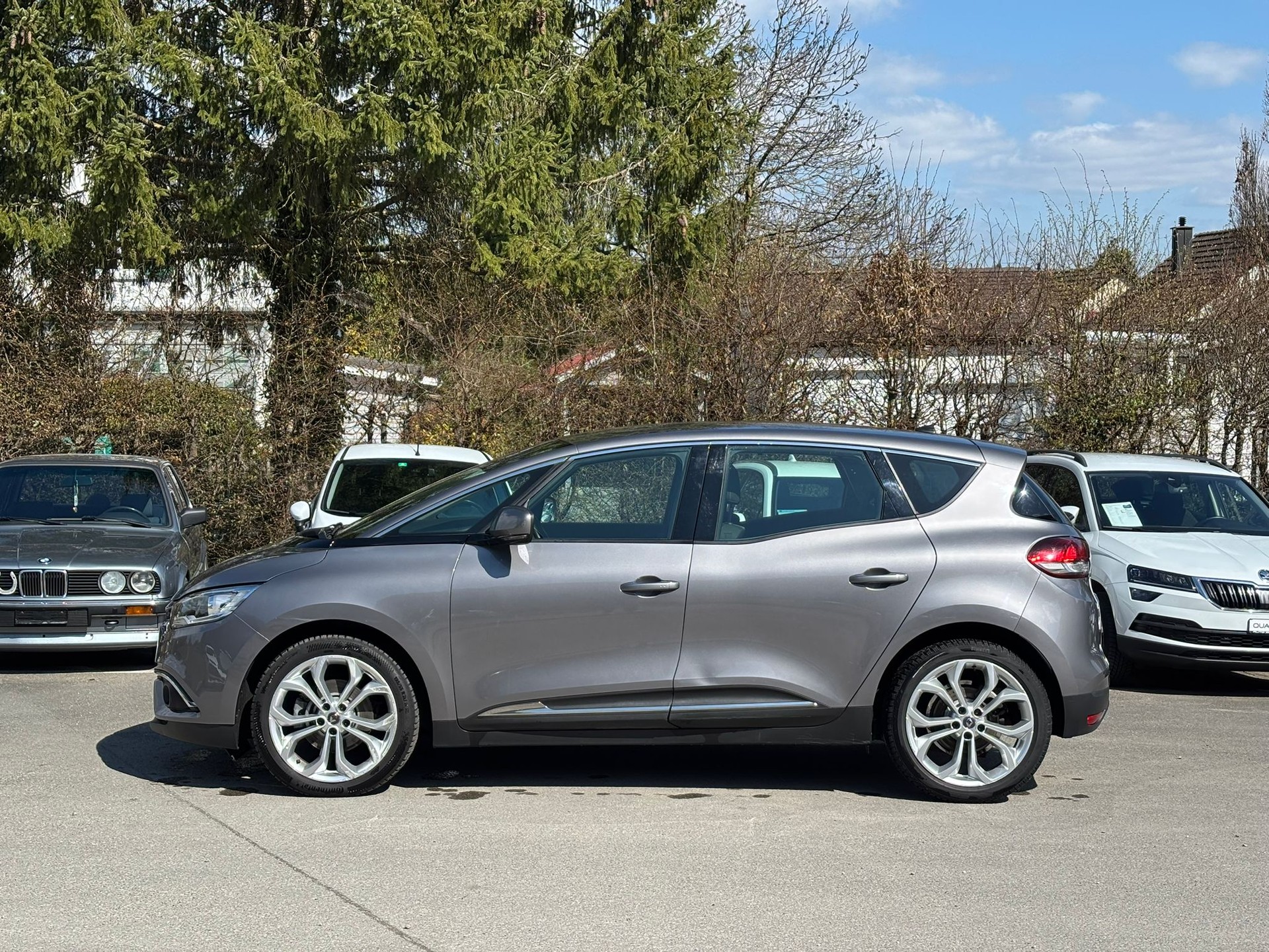 RENAULT Scénic 1.8 dCi Zen EDC-image-3