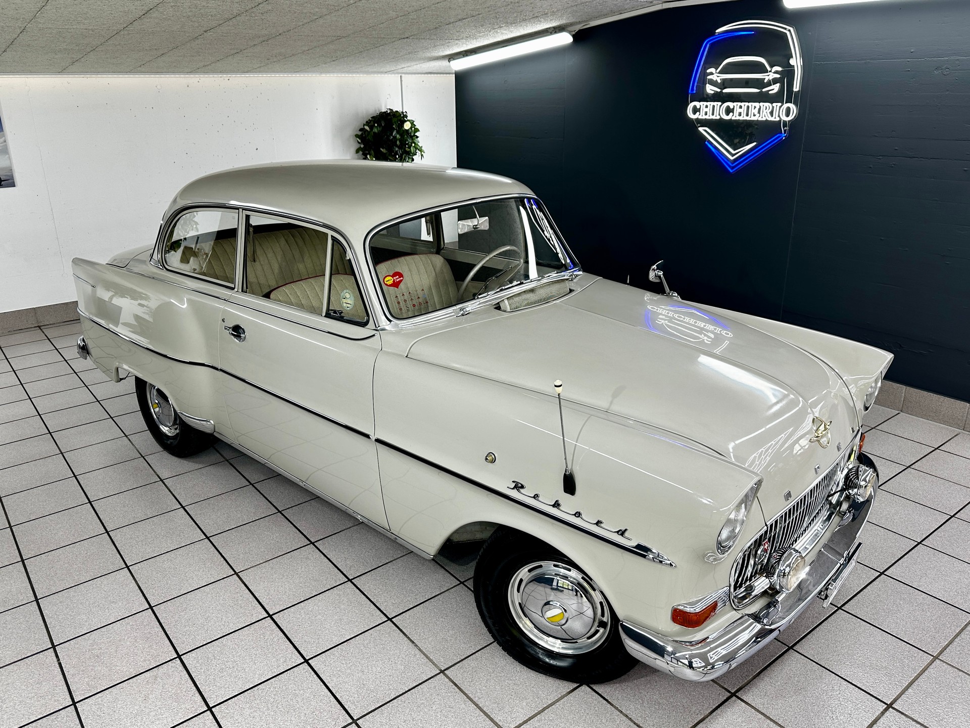 OPEL Olympia Rekord 1500 Veteranenfahrzeug-showroom-element-1